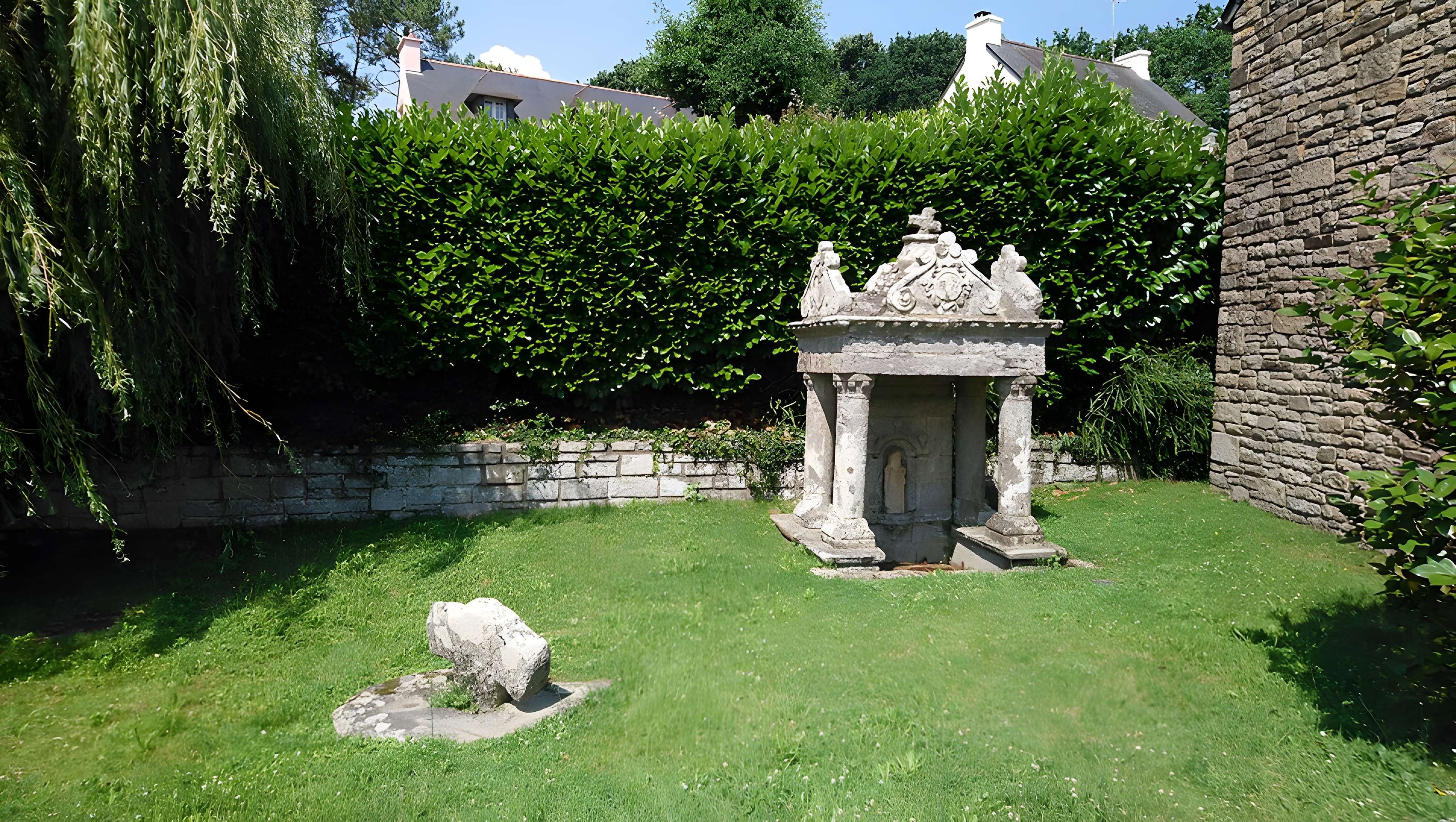 Fontaine Saint-Servais et son lavoir