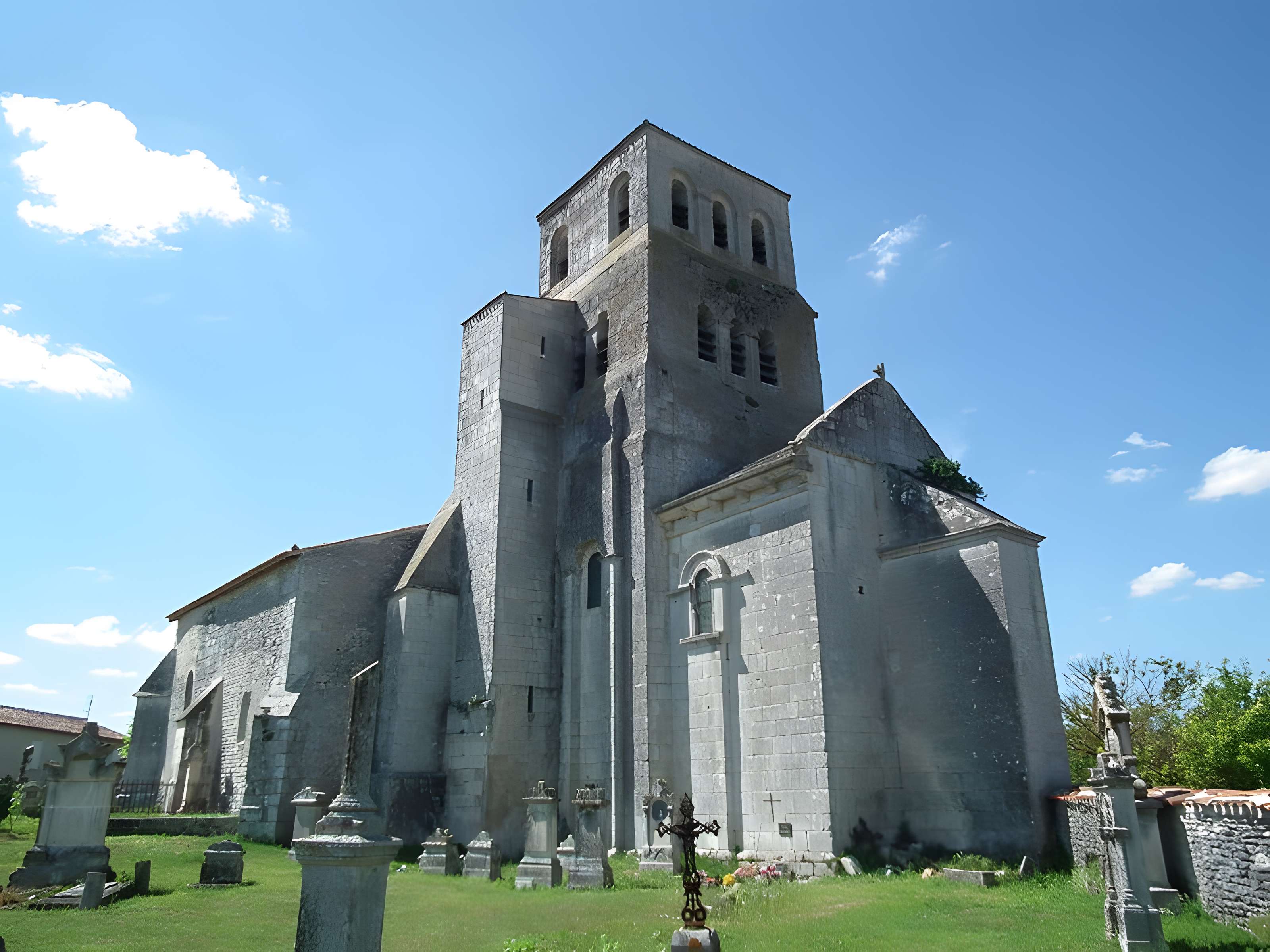 Église Saint-Pierre de Bougneau 