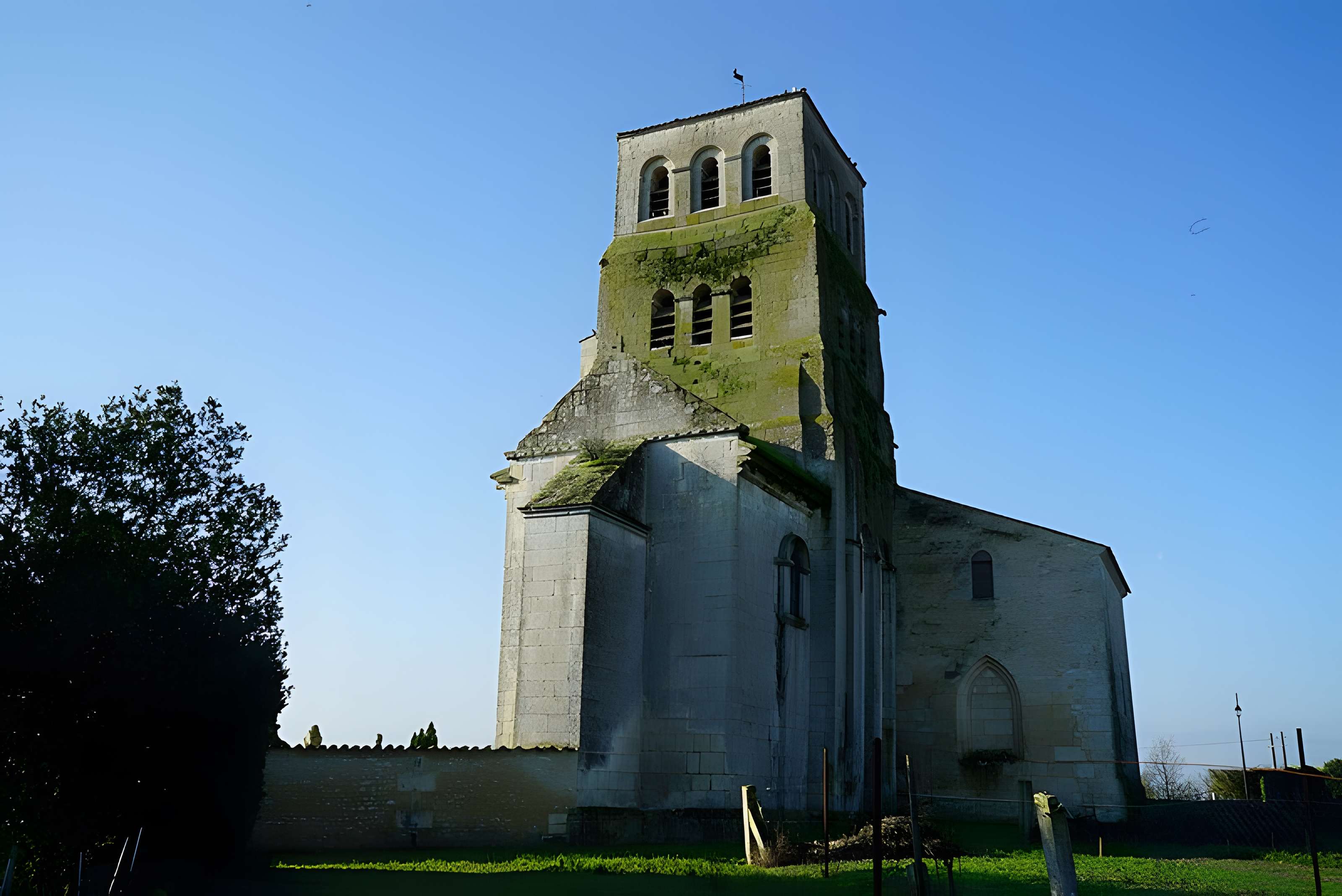 Église Saint-Pierre de Bougneau