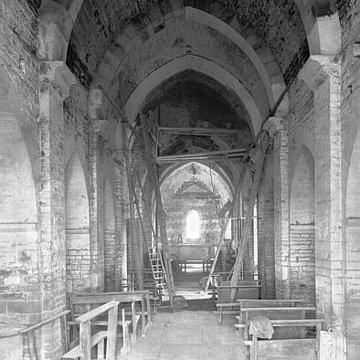 Église Saint-Pierre de Brancion