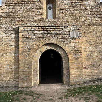 Église Saint-Pierre de Brancion