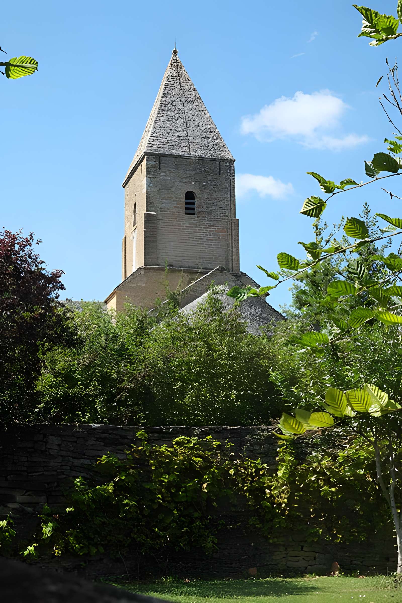 Église Saint-Pierre de Brancion