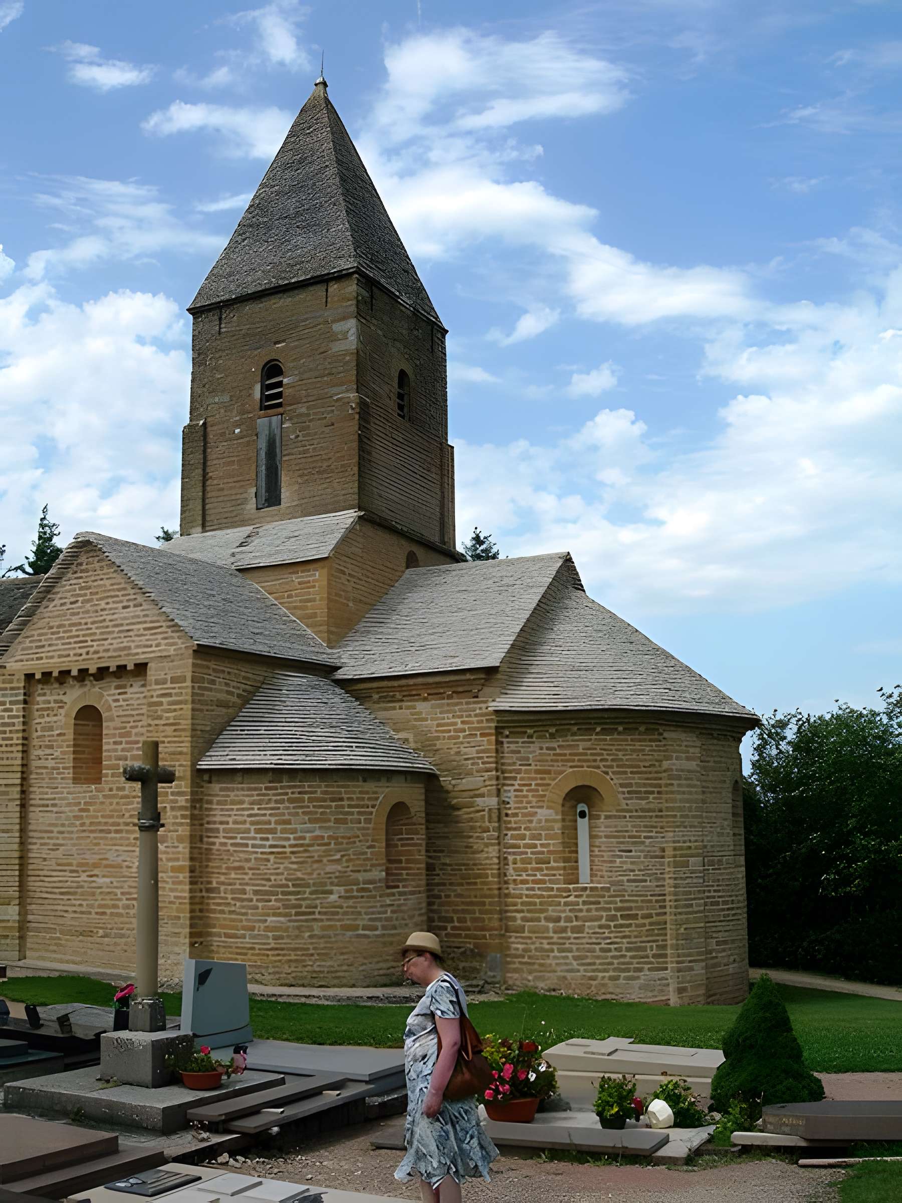 Église Saint-Pierre de Brancion