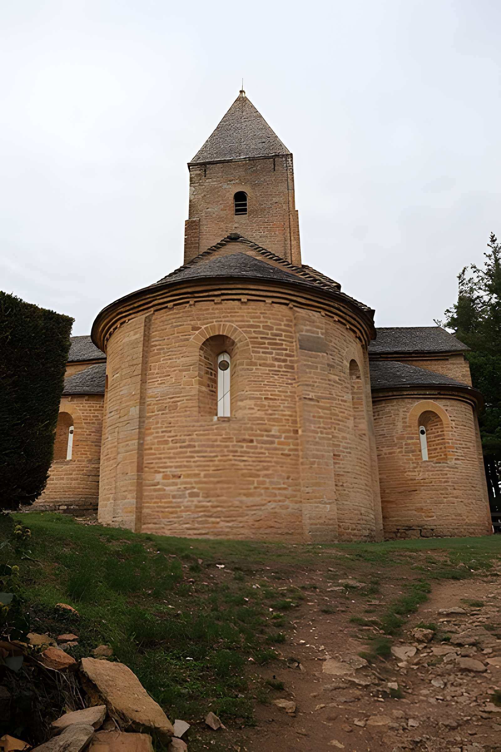 Église Saint-Pierre de Brancion