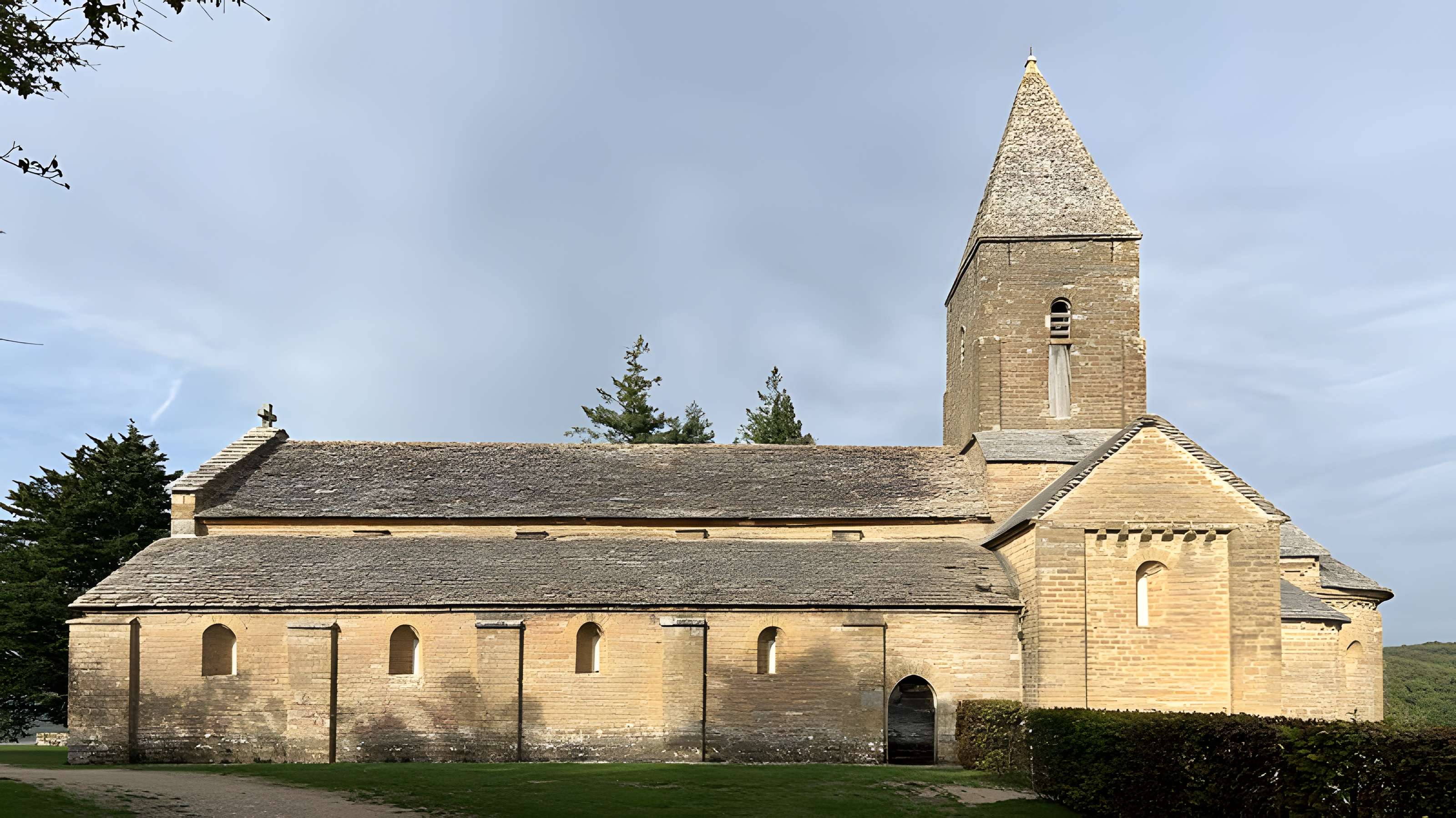 Église Saint-Pierre de Brancion