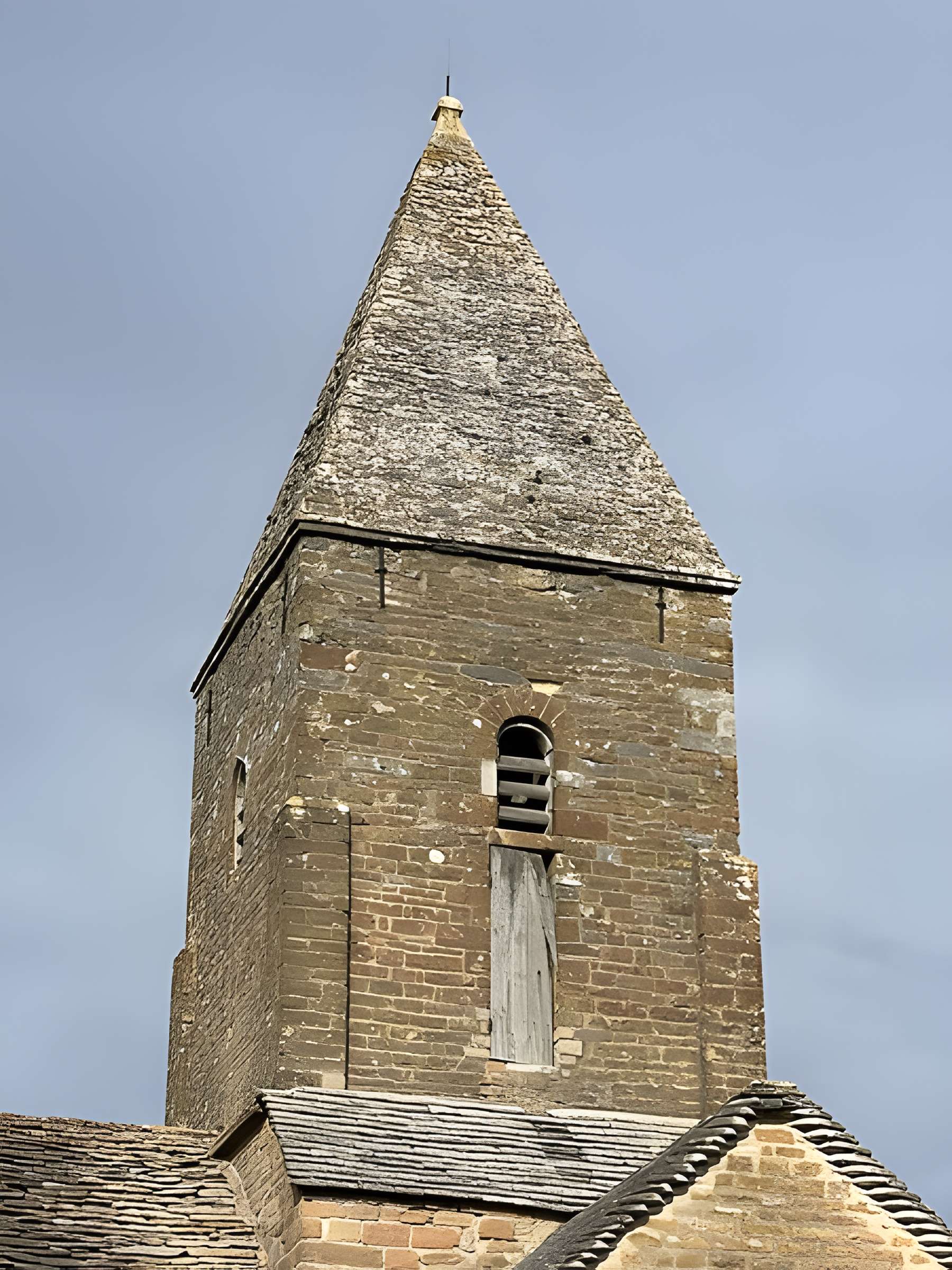 Église Saint-Pierre de Brancion