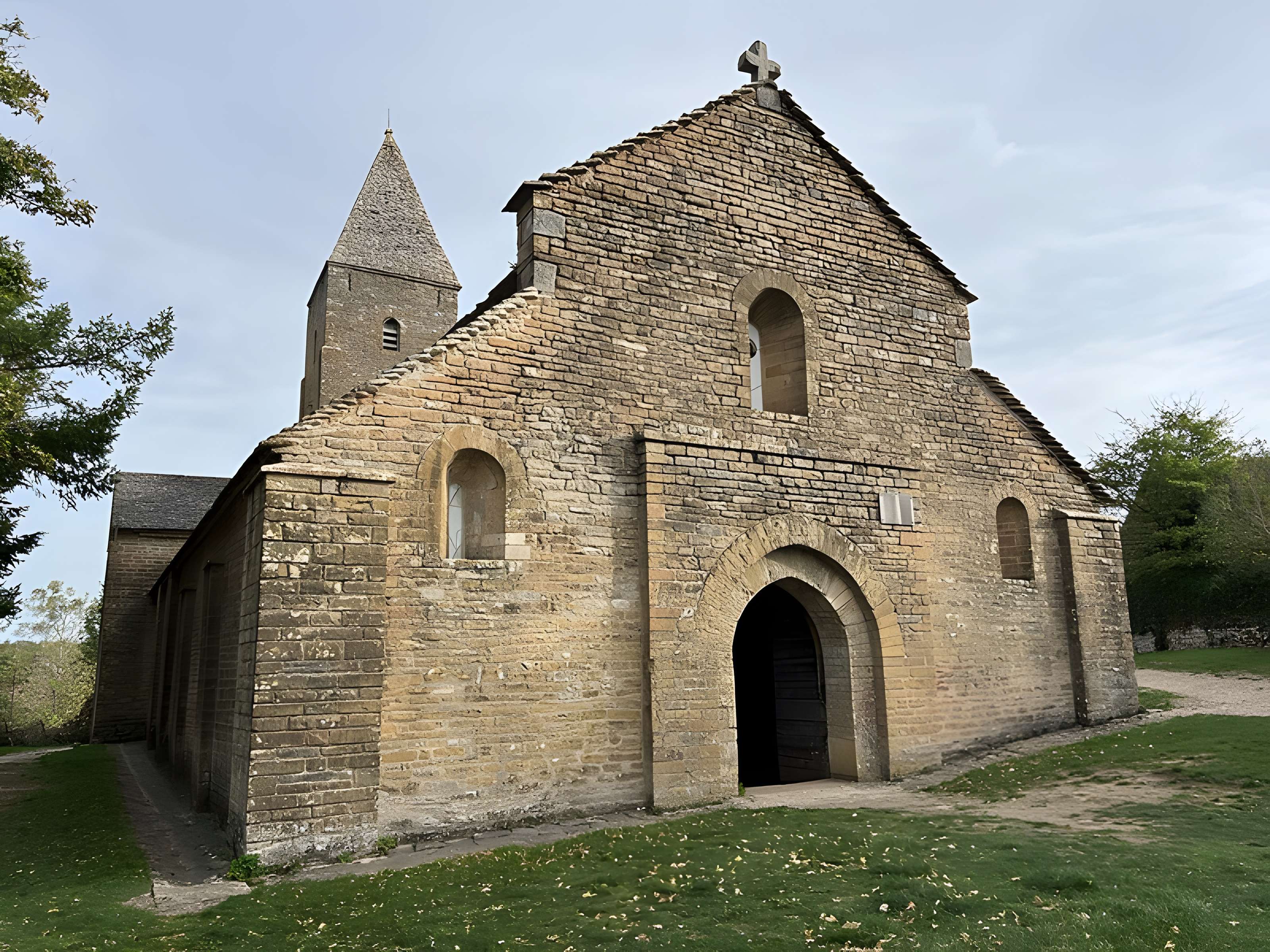 Église Saint-Pierre de Brancion