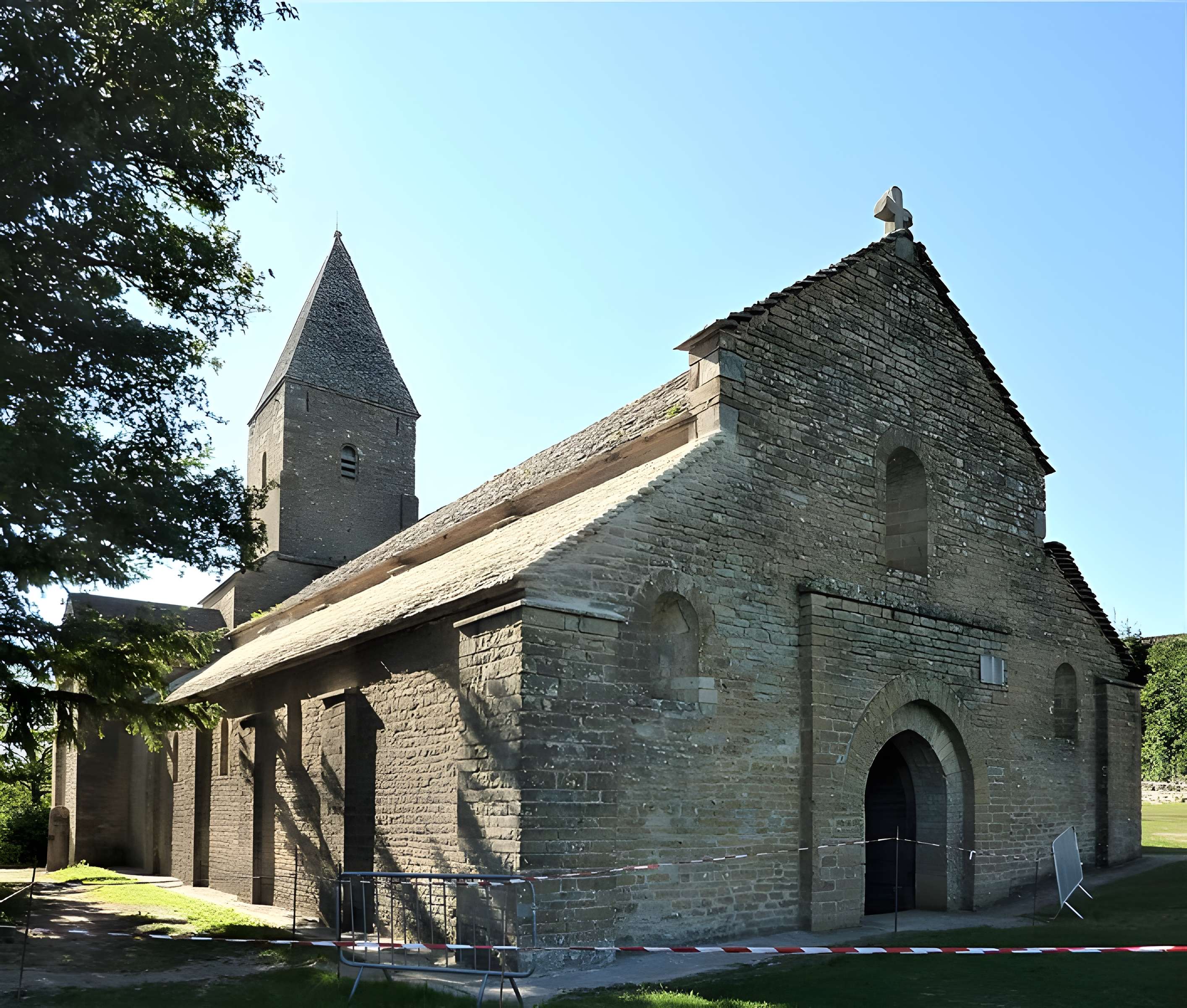 Église Saint-Pierre de Brancion
