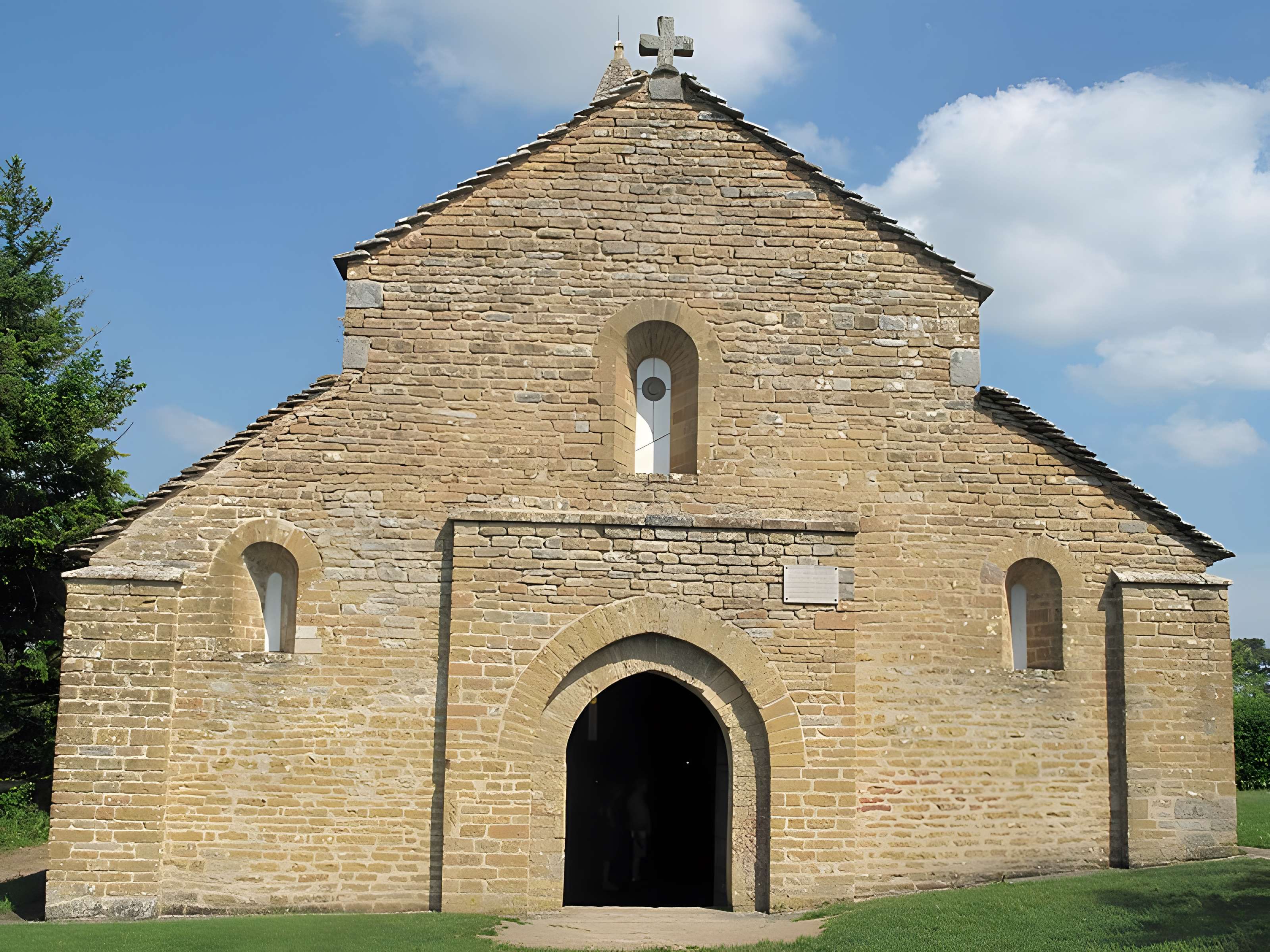 Église Saint-Pierre de Brancion
