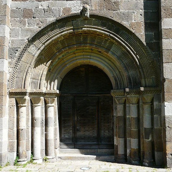 Photo de Église Saint-Pierre de Bredons