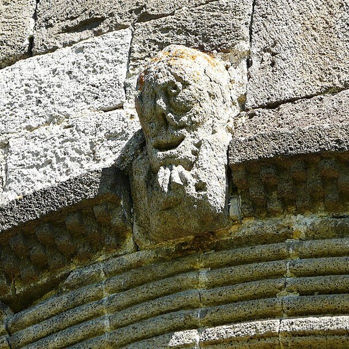 Photo de Église Saint-Pierre de Bredons