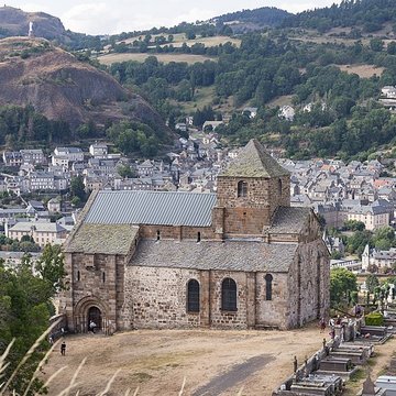 Église Saint-Pierre de Bredons