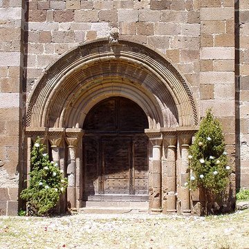 Église Saint-Pierre de Bredons