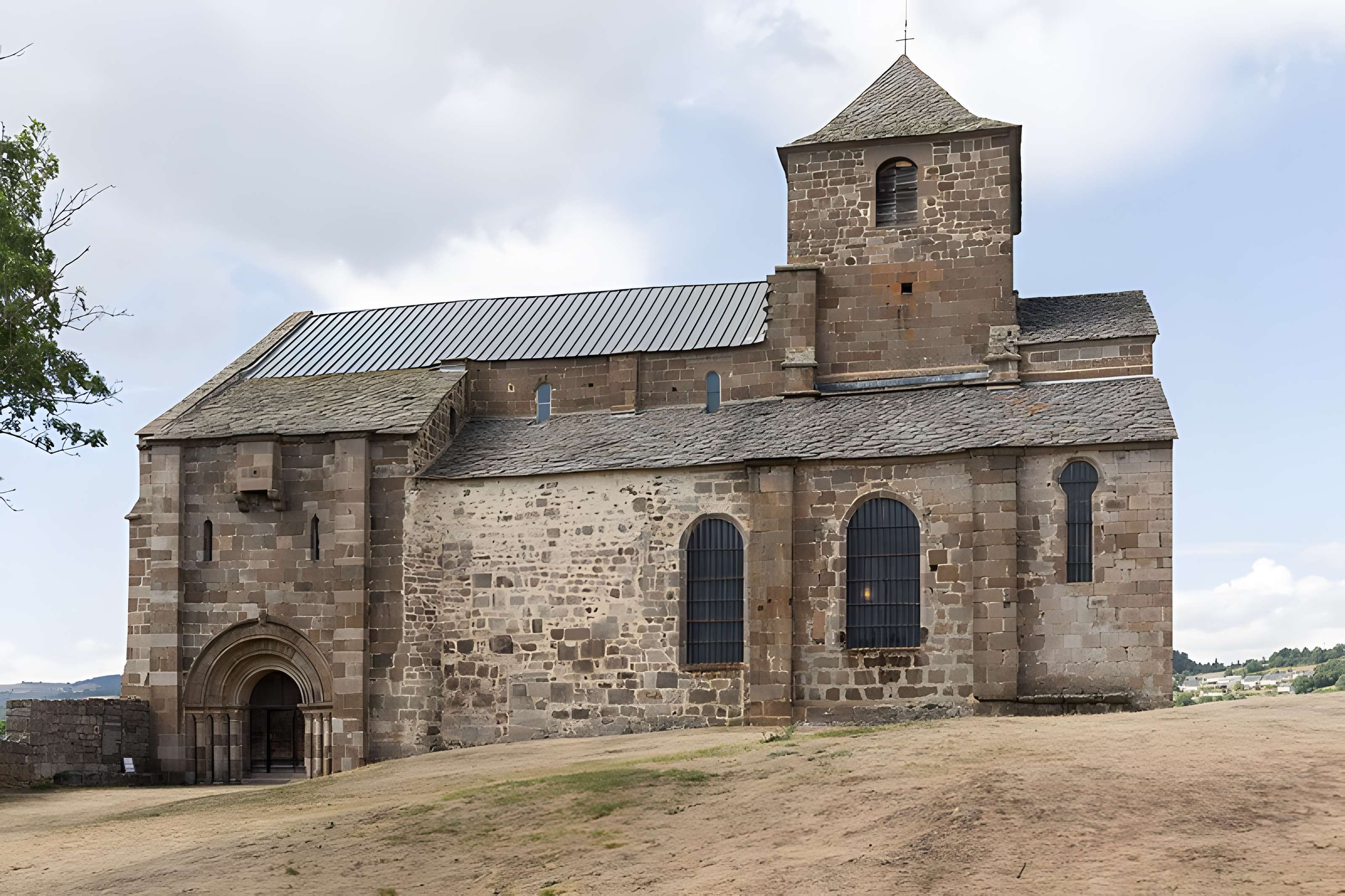 Église Saint-Pierre de Bredons