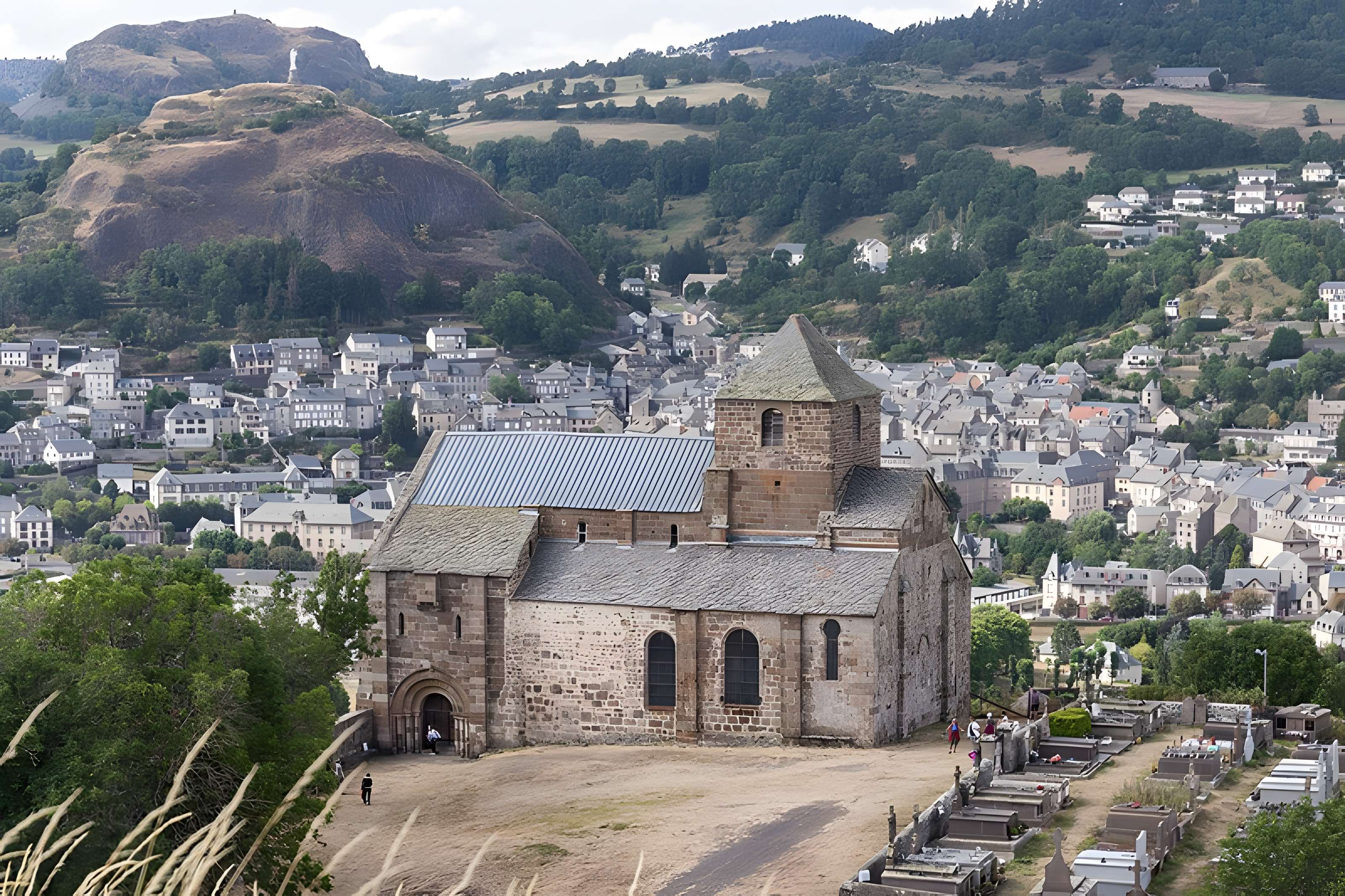 Église Saint-Pierre de Bredons