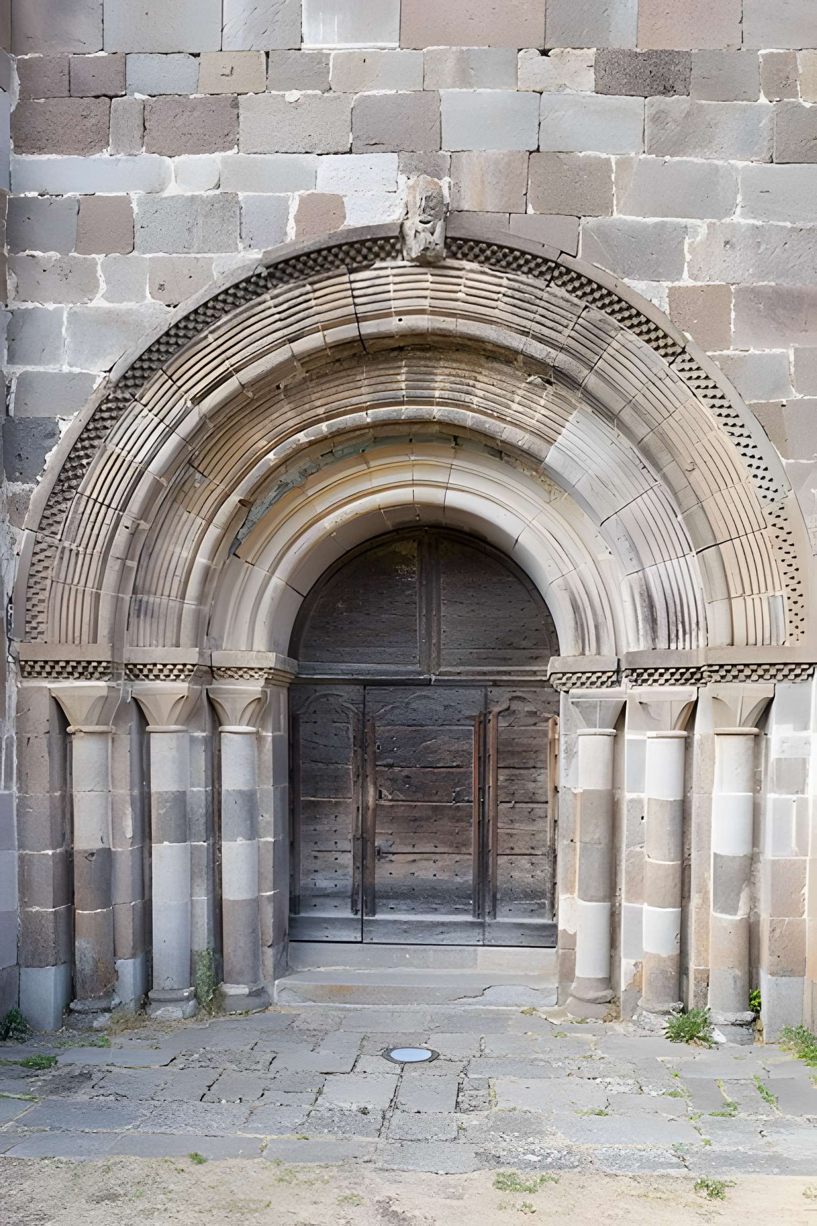 Église Saint-Pierre de Bredons