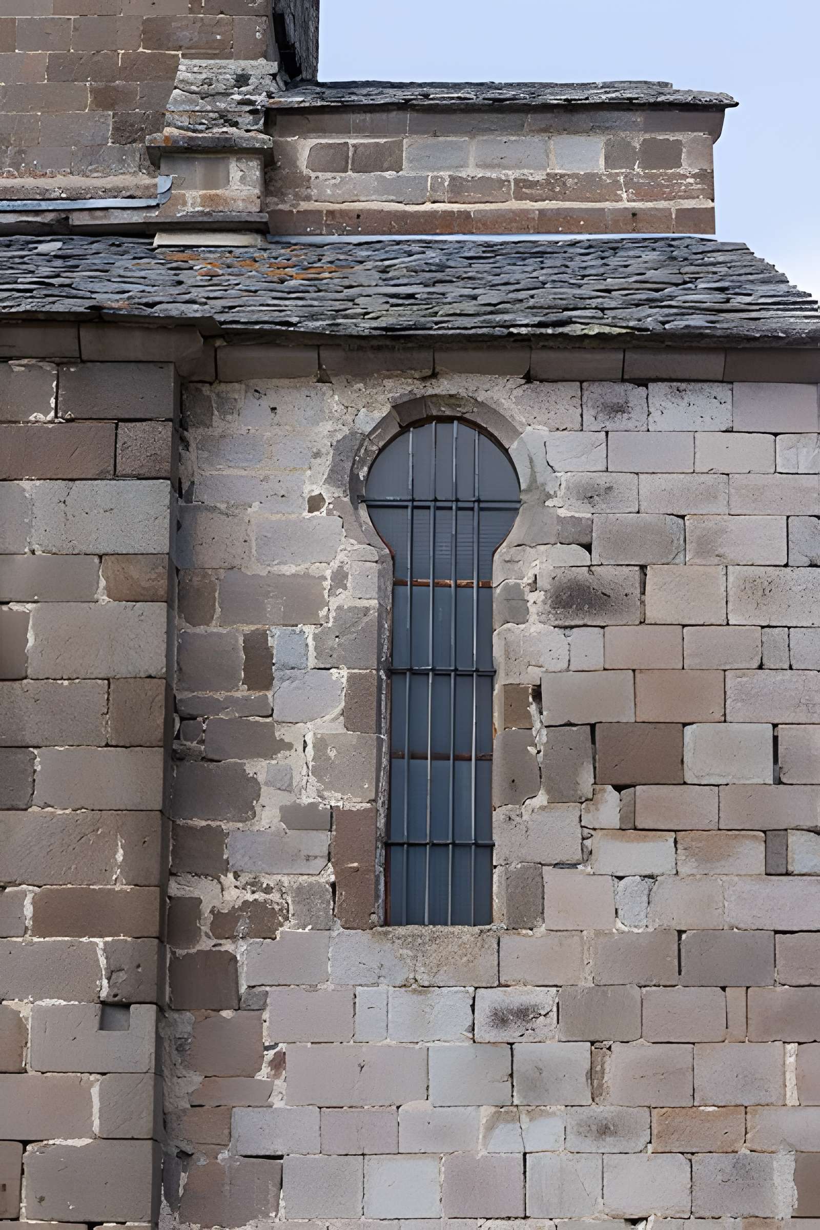 Église Saint-Pierre de Bredons