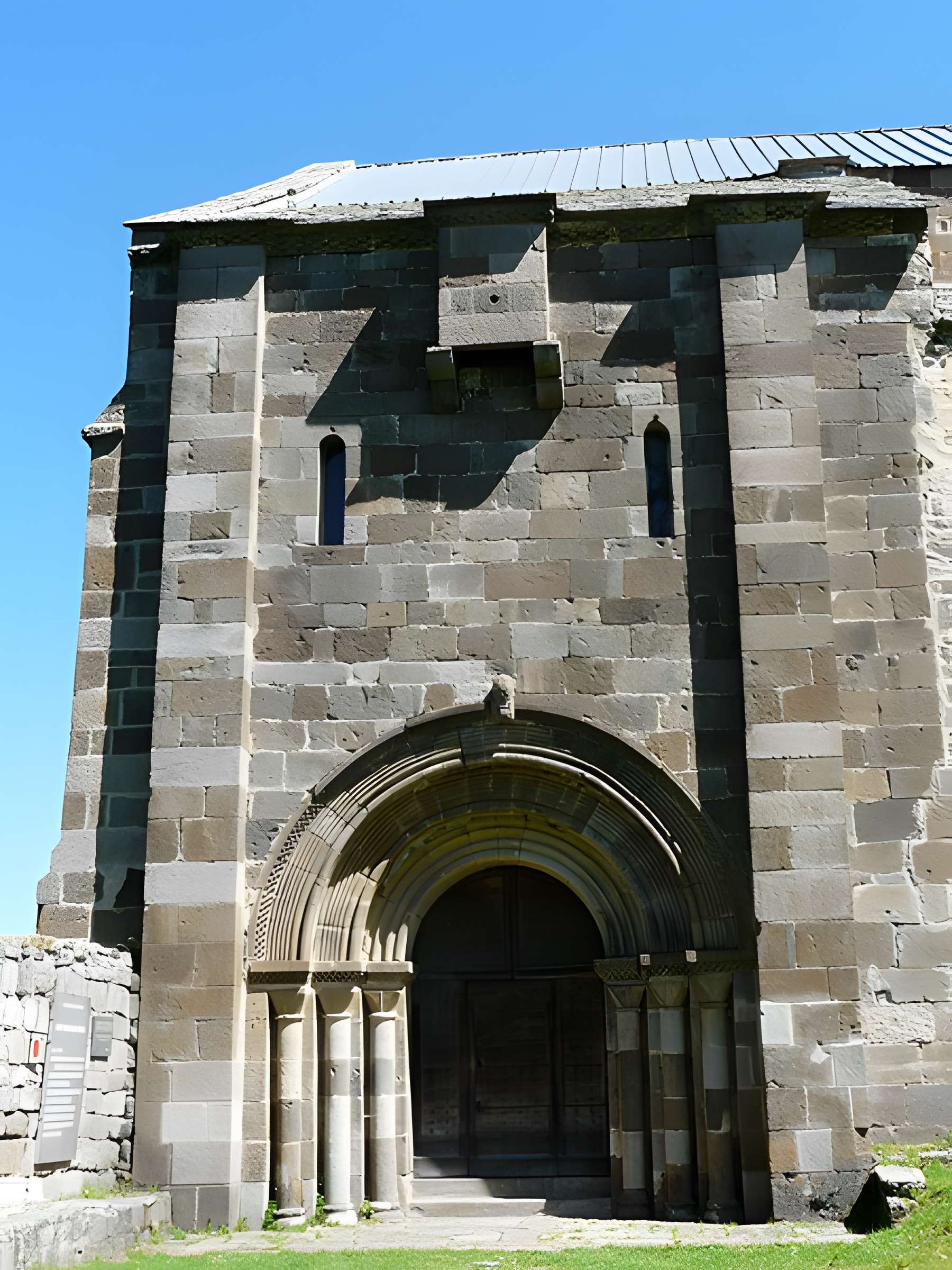 Église Saint-Pierre de Bredons