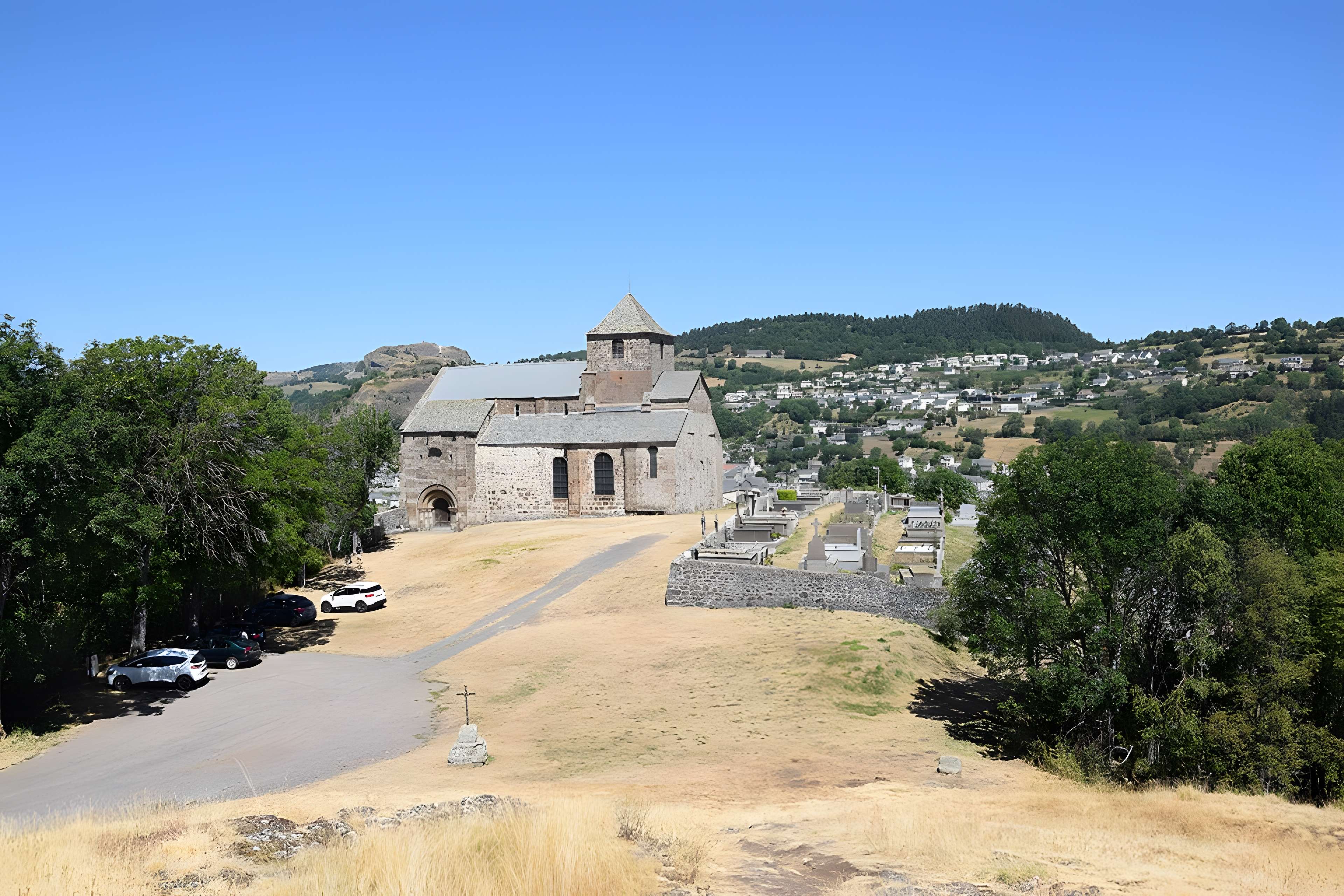 Église Saint-Pierre de Bredons