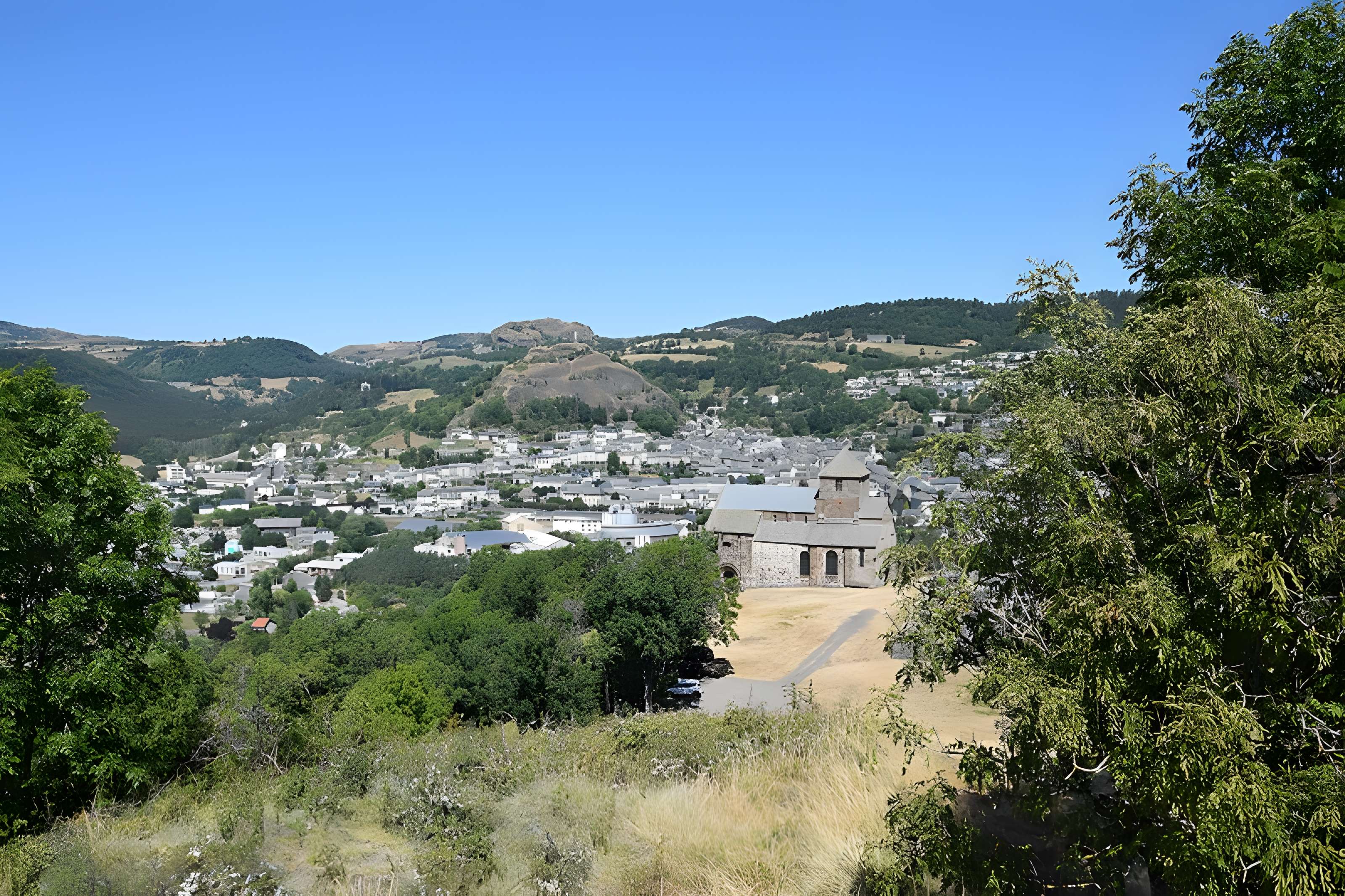 Église Saint-Pierre de Bredons