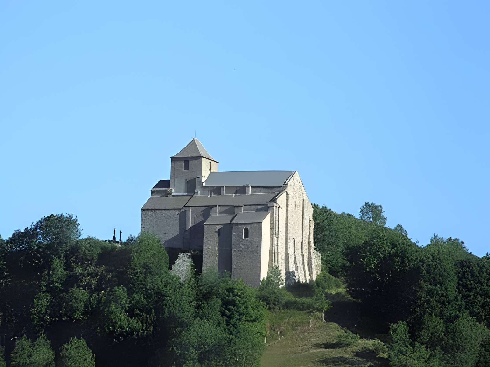 Église Saint-Pierre de Bredons 