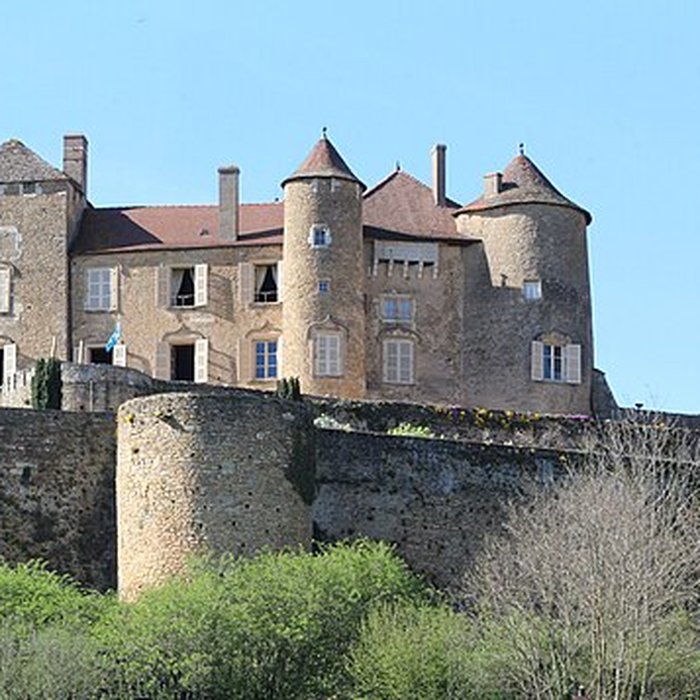 Photo de Château de Berzé le Châtel