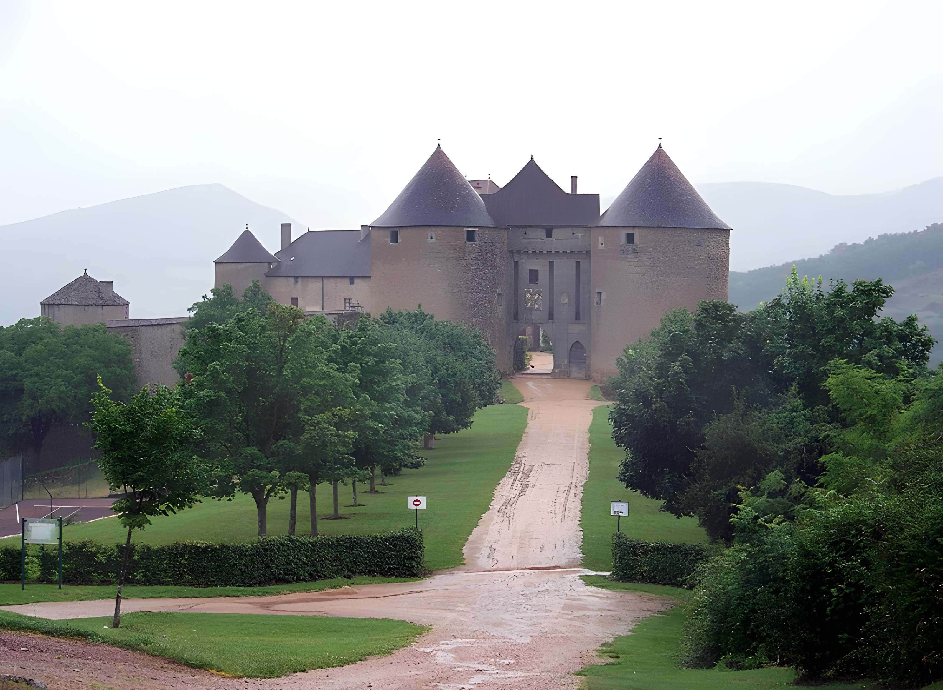 Château de Berzé le Châtel