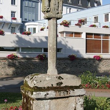 Croix du XVIIe siècle