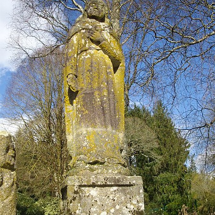 Photo de Calvaire sur socle et autel