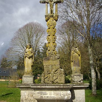 Calvaire sur socle et autel