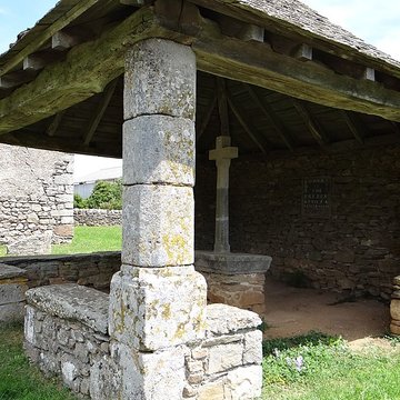 Église Saint-Pierre de Canet-de-Salars