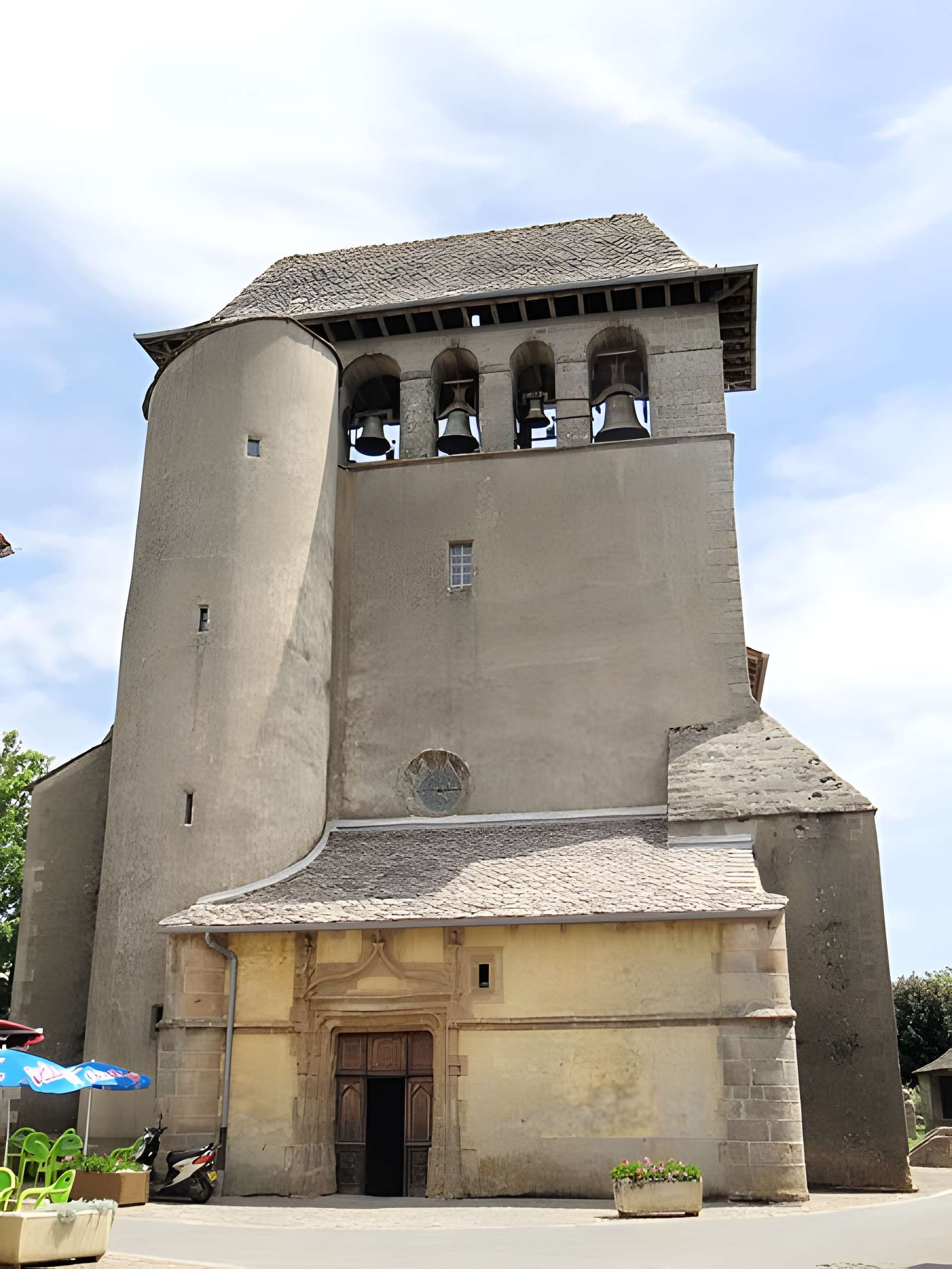 Église Saint-Pierre de Canet-de-Salars 
