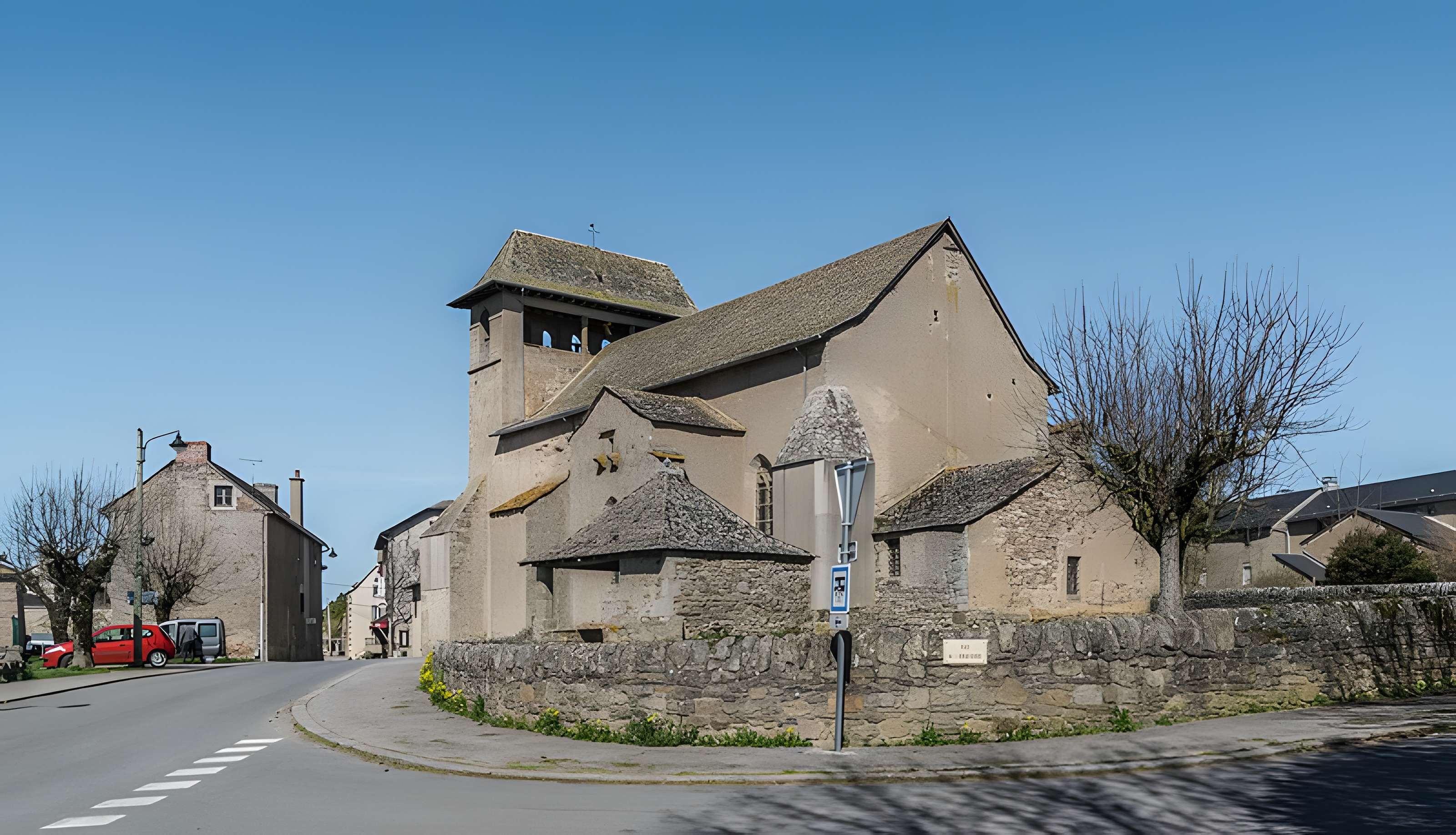 Église Saint-Pierre de Canet-de-Salars