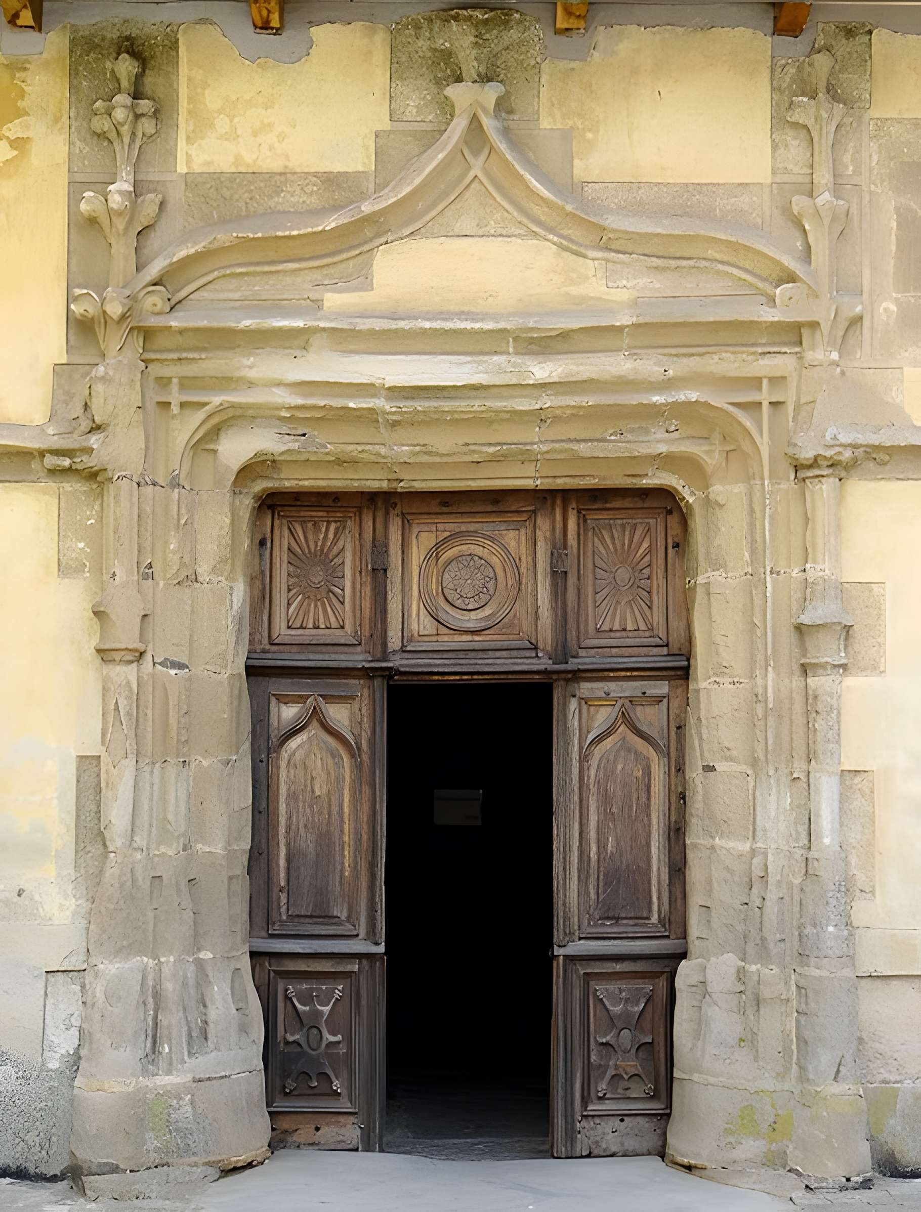 Église Saint-Pierre de Canet-de-Salars