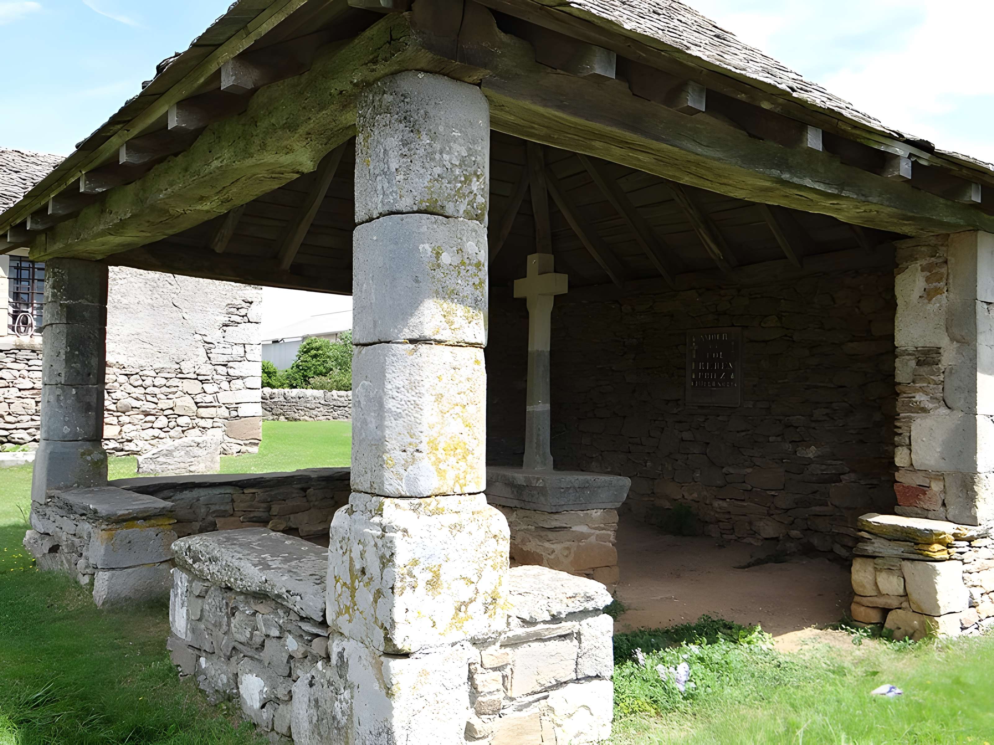 Église Saint-Pierre de Canet-de-Salars