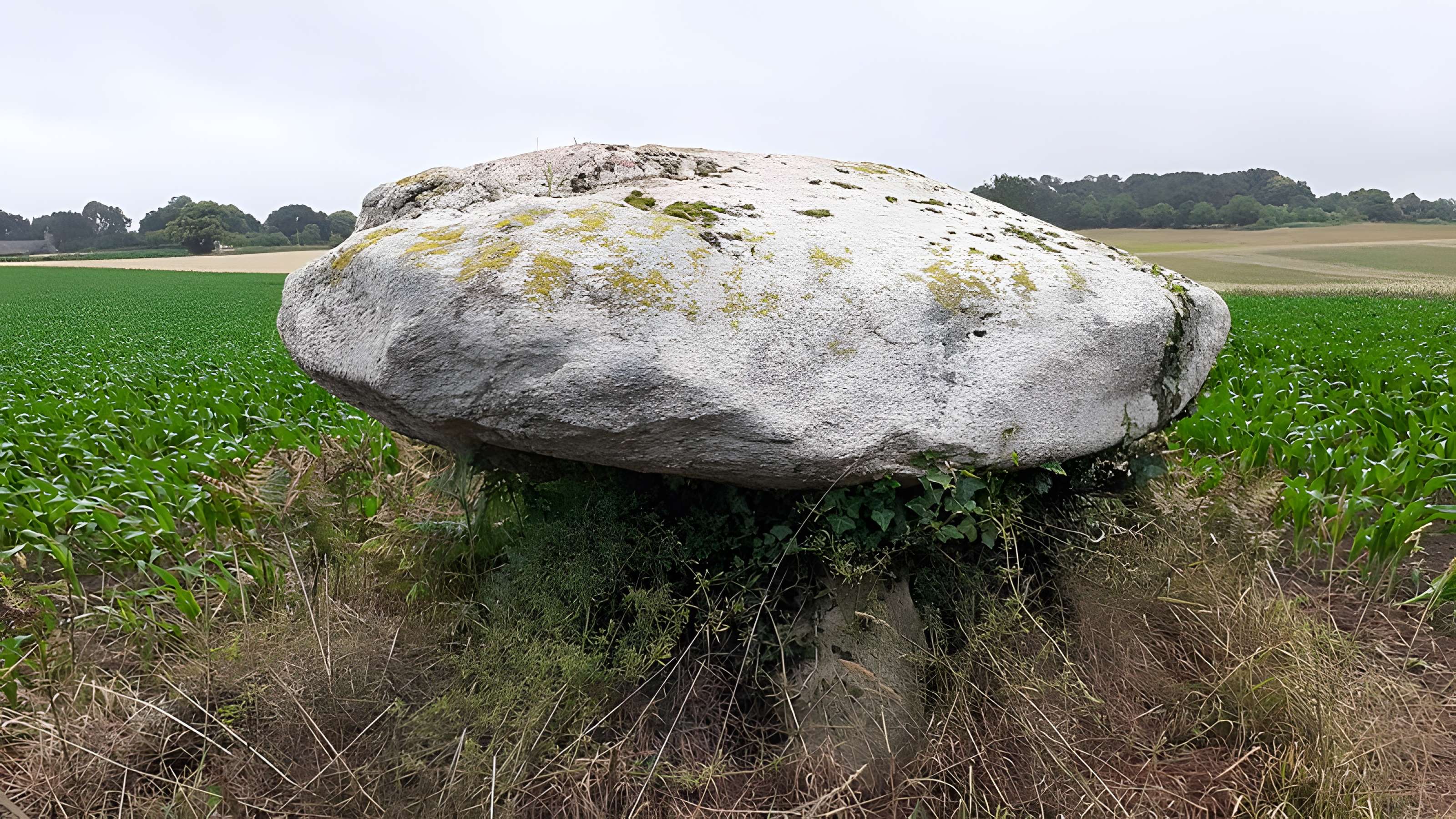 Dolmen de Kermabon