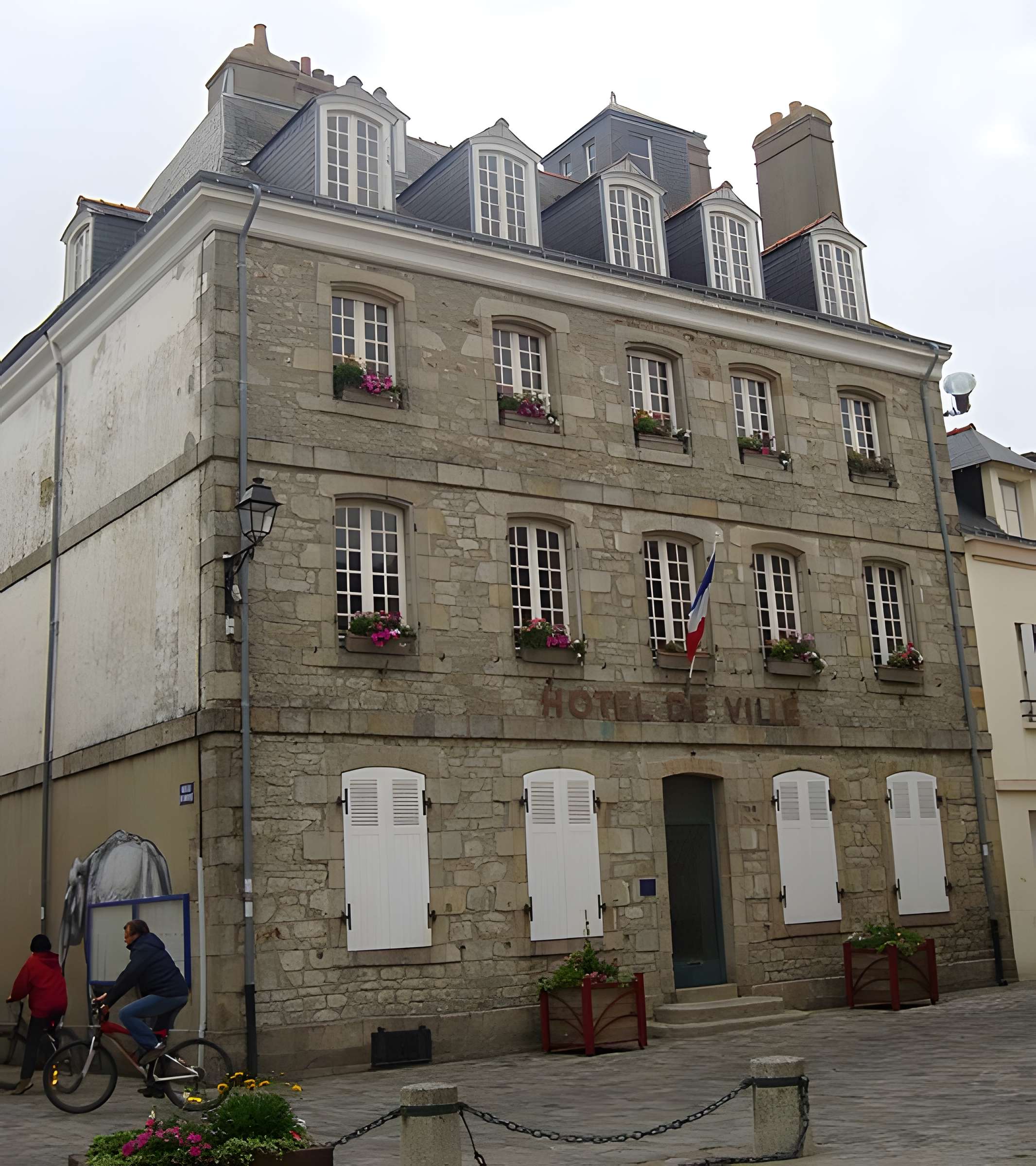 Maison, actuellement mairie
