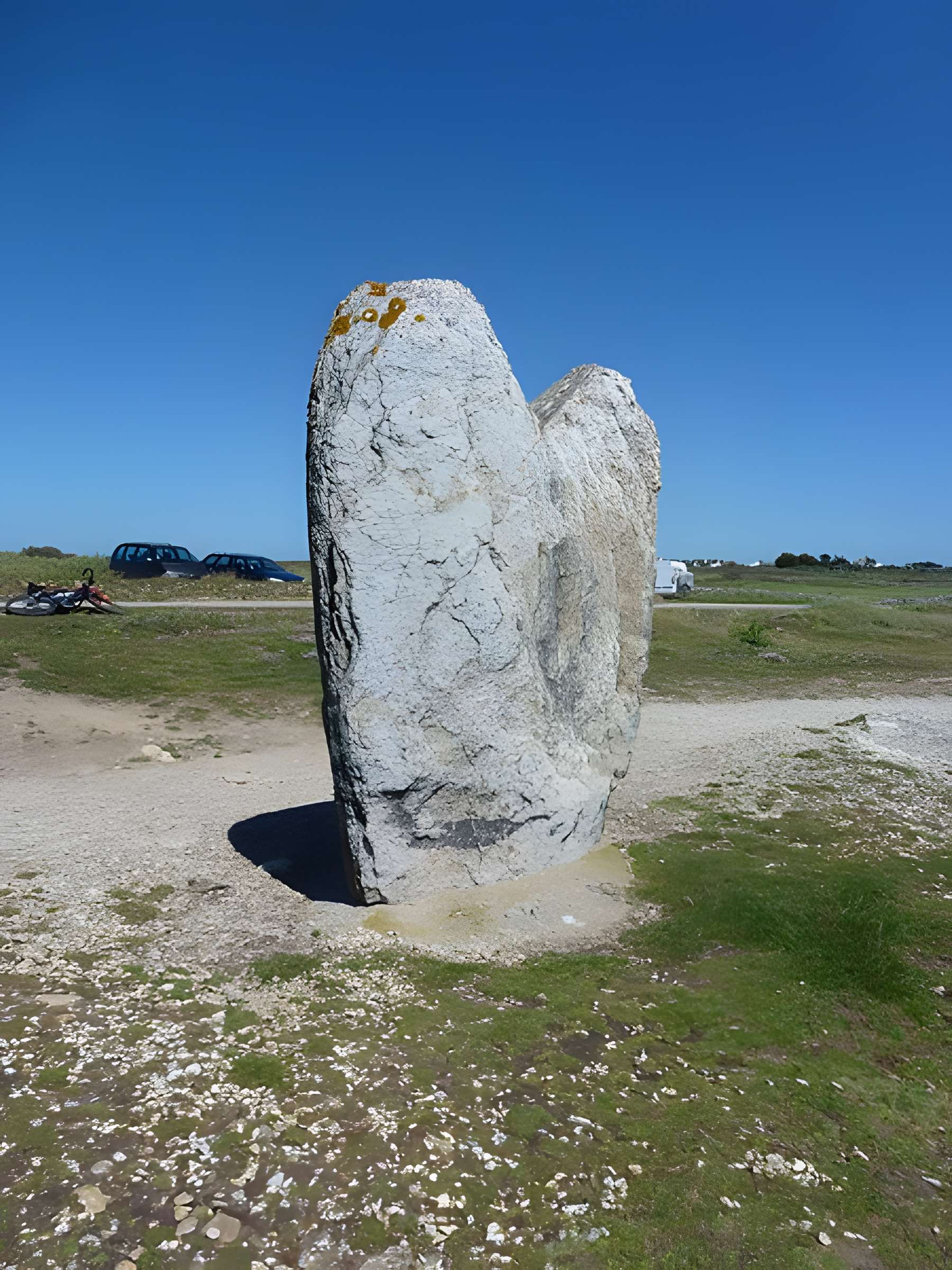 Deux menhirs couchés
