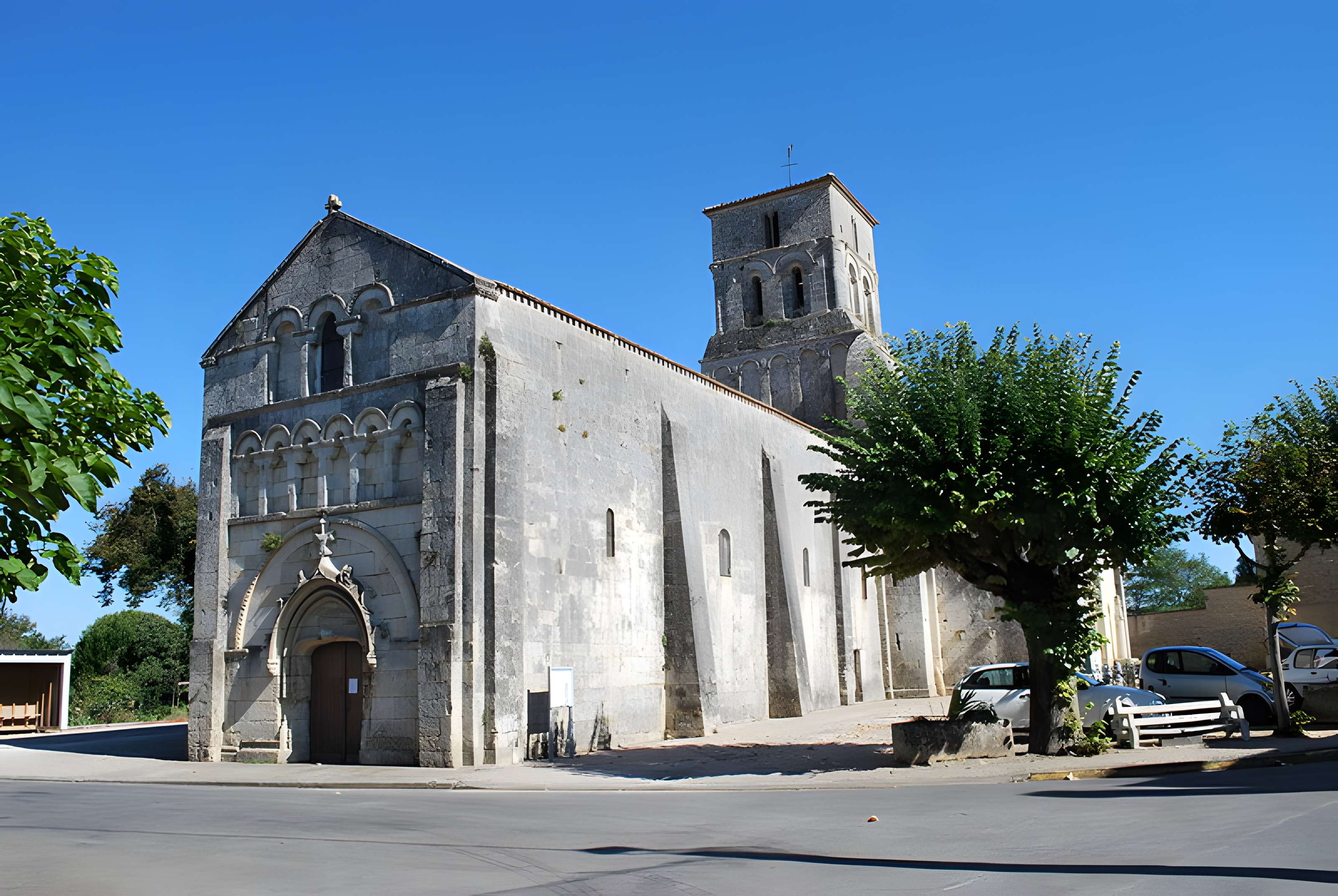 Église Saint-Pierre de Champagnolles
