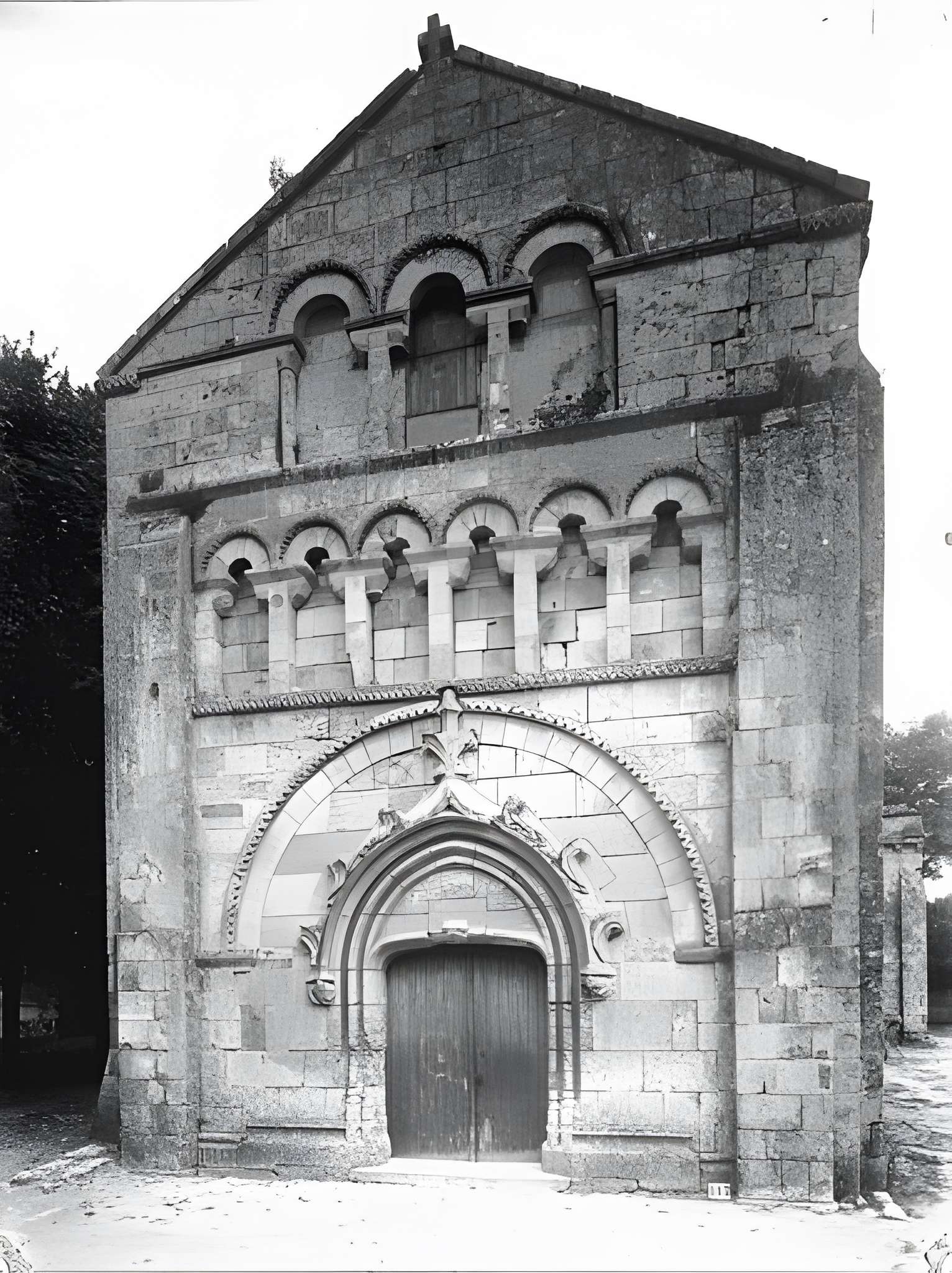 Église Saint-Pierre de Champagnolles