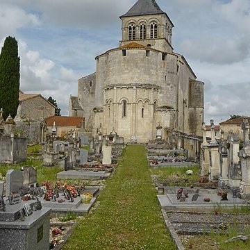Église Saint-Pierre de Chaniers