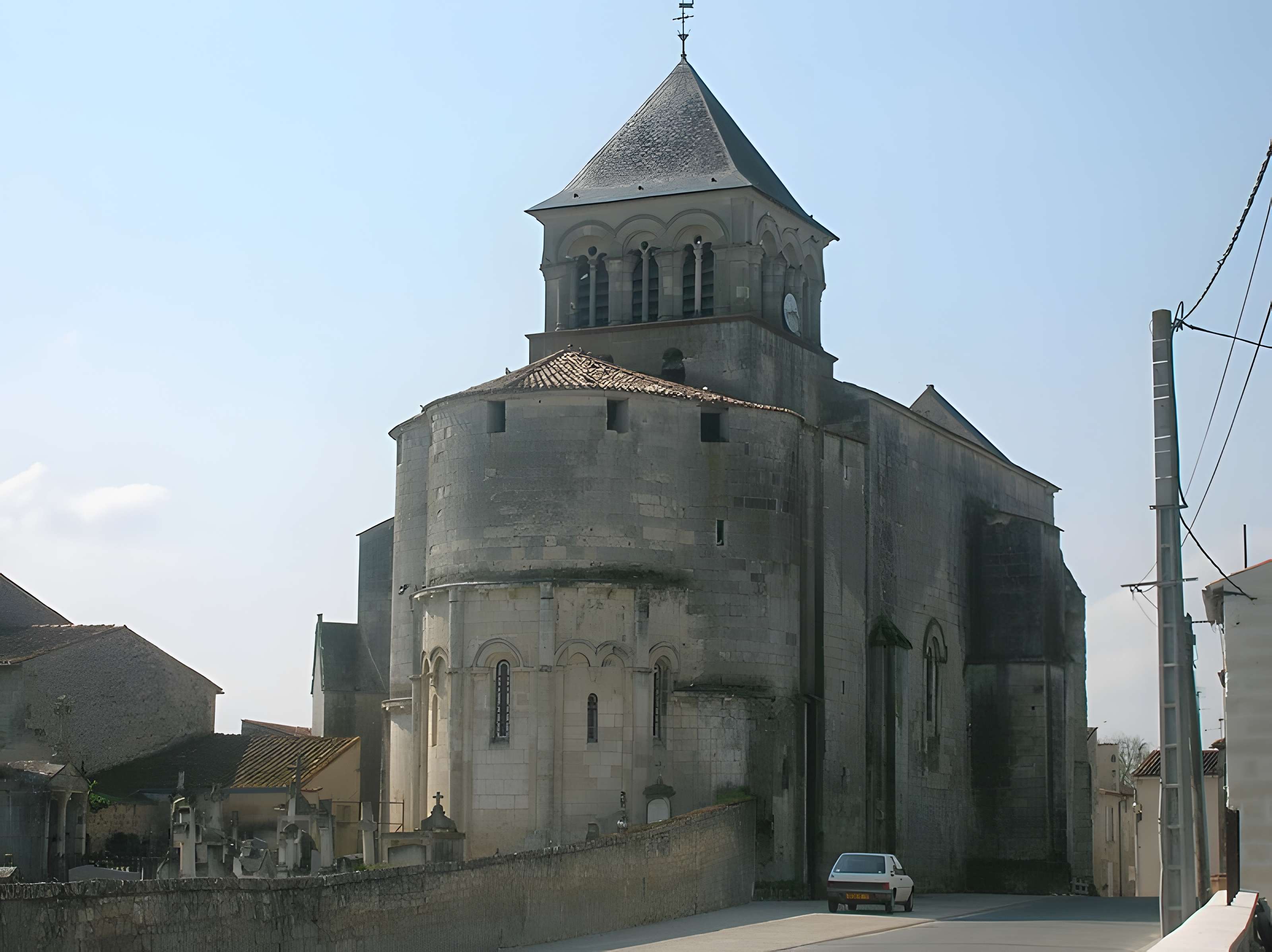 Église Saint-Pierre de Chaniers