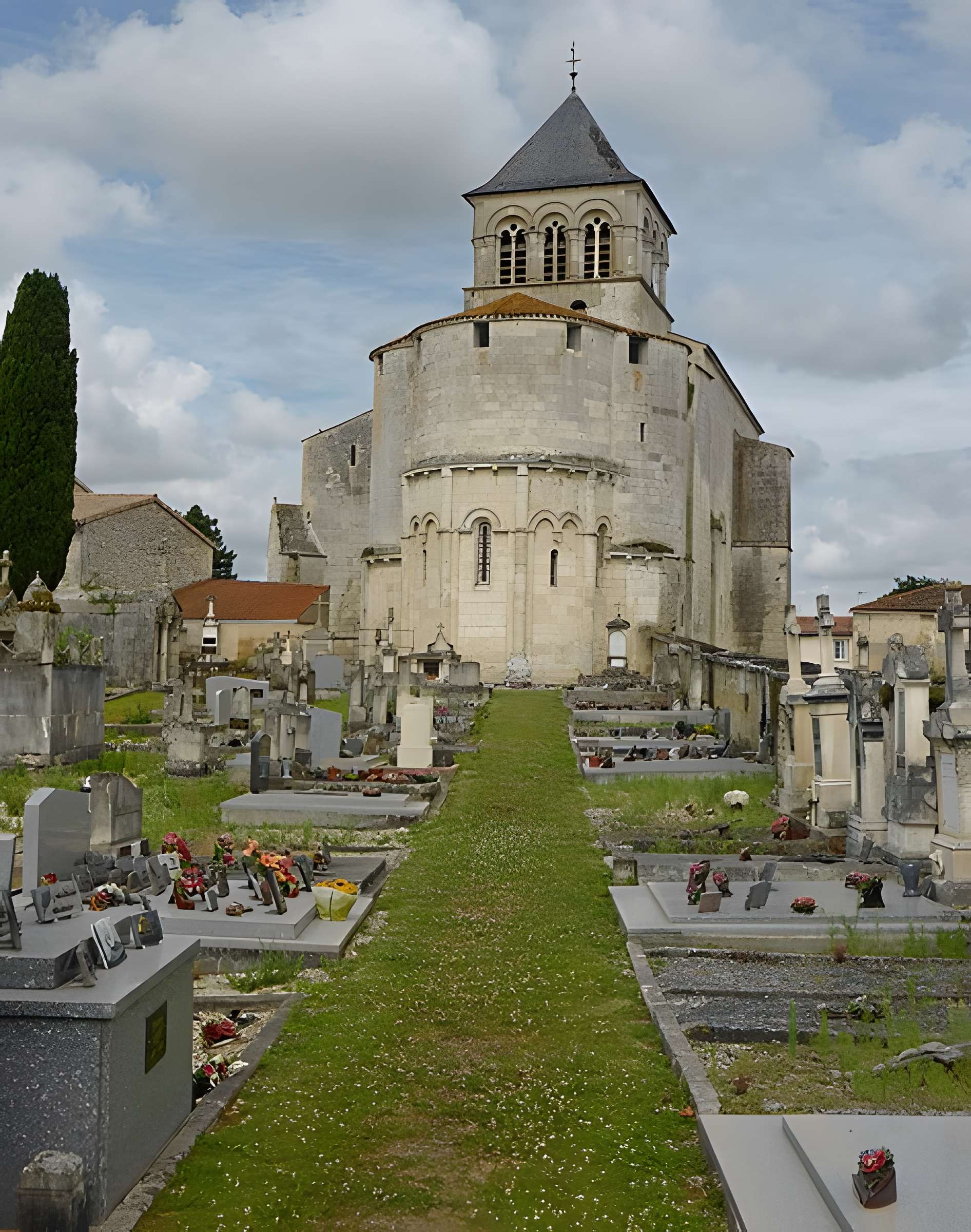 Église Saint-Pierre de Chaniers