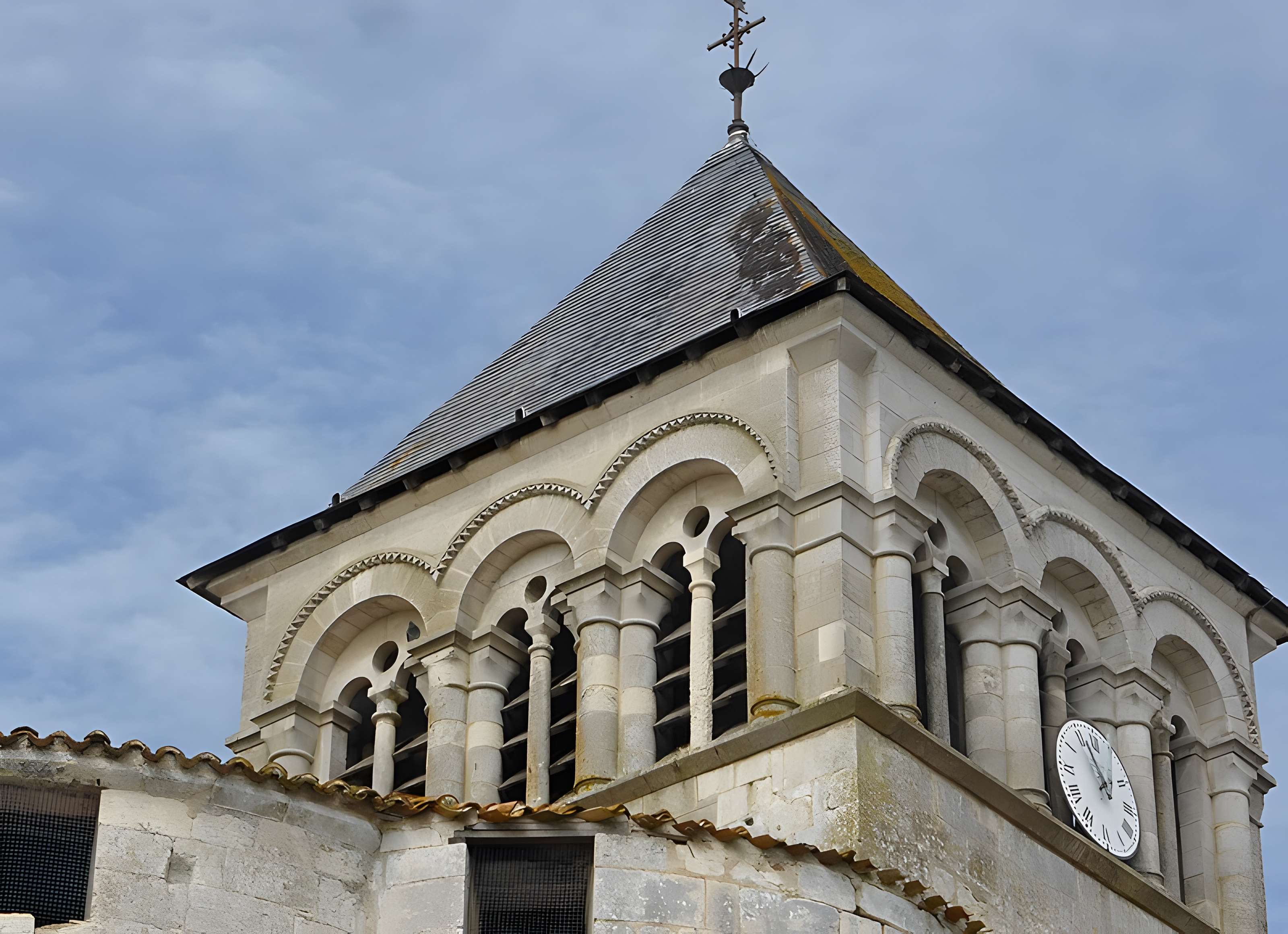 Église Saint-Pierre de Chaniers
