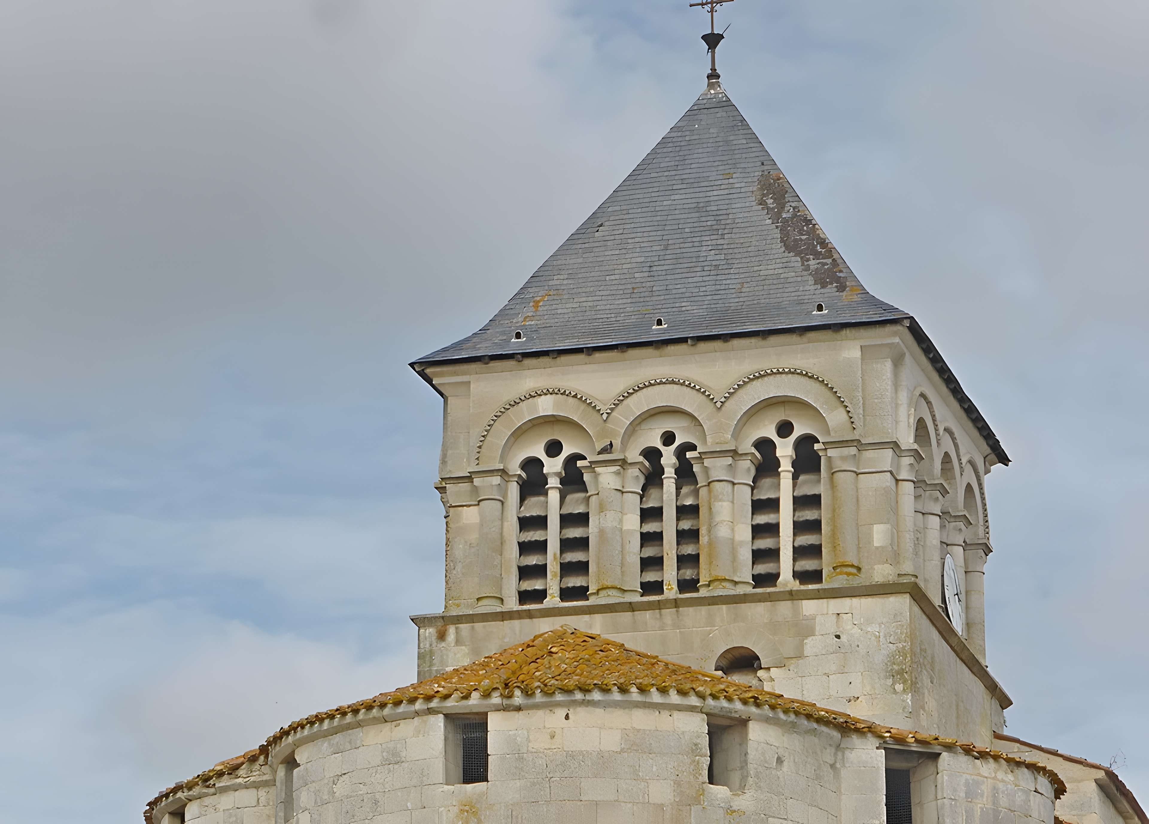 Église Saint-Pierre de Chaniers