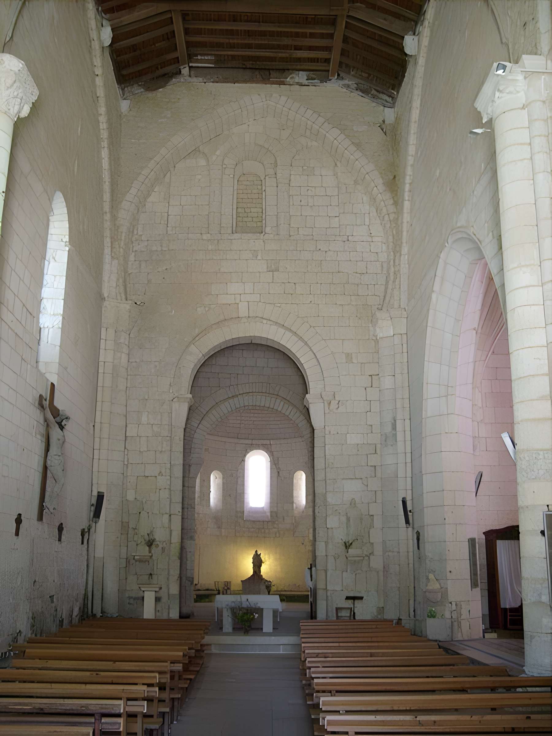 Église Saint-Pierre de Chaniers
