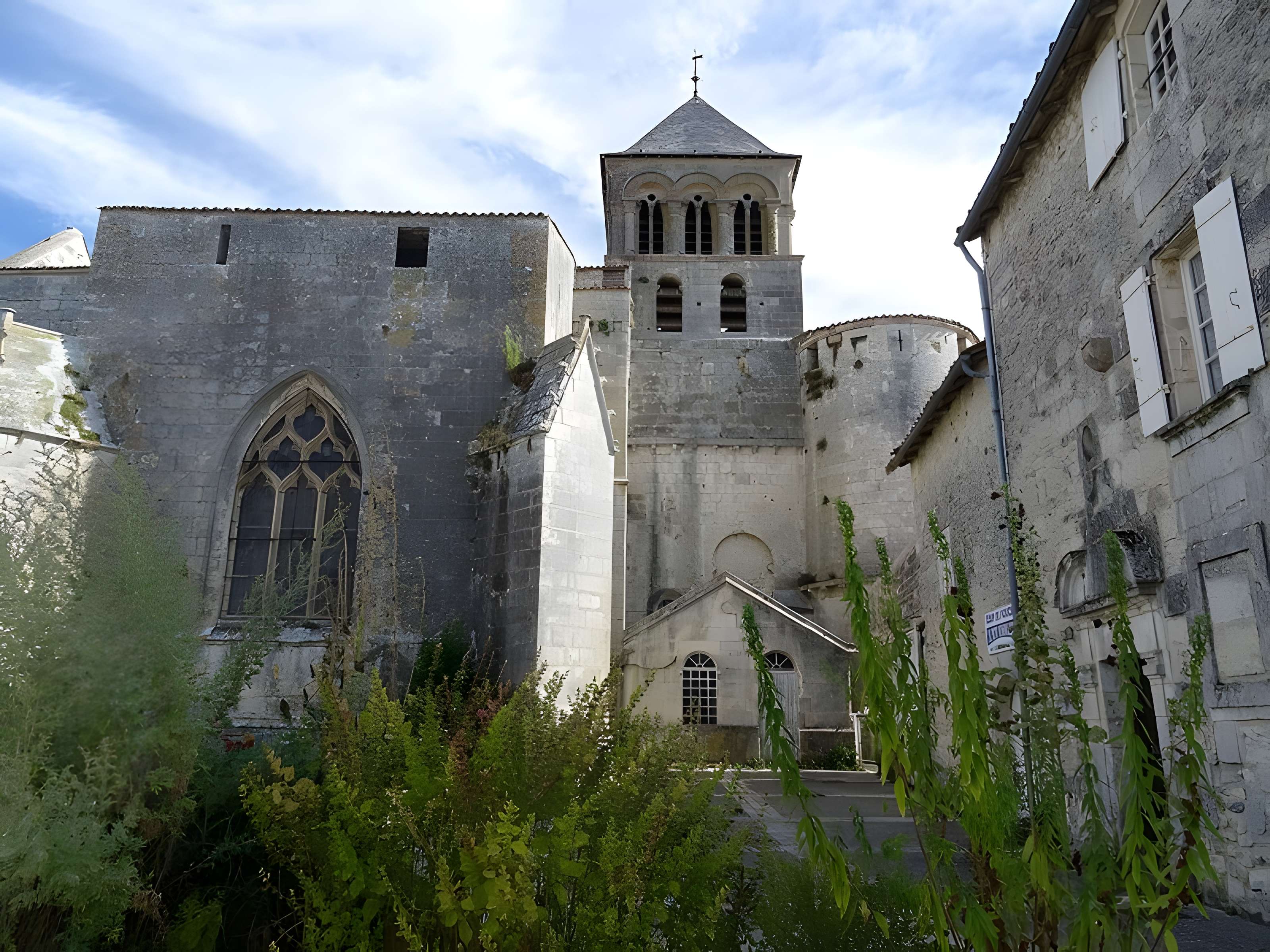 Église Saint-Pierre de Chaniers
