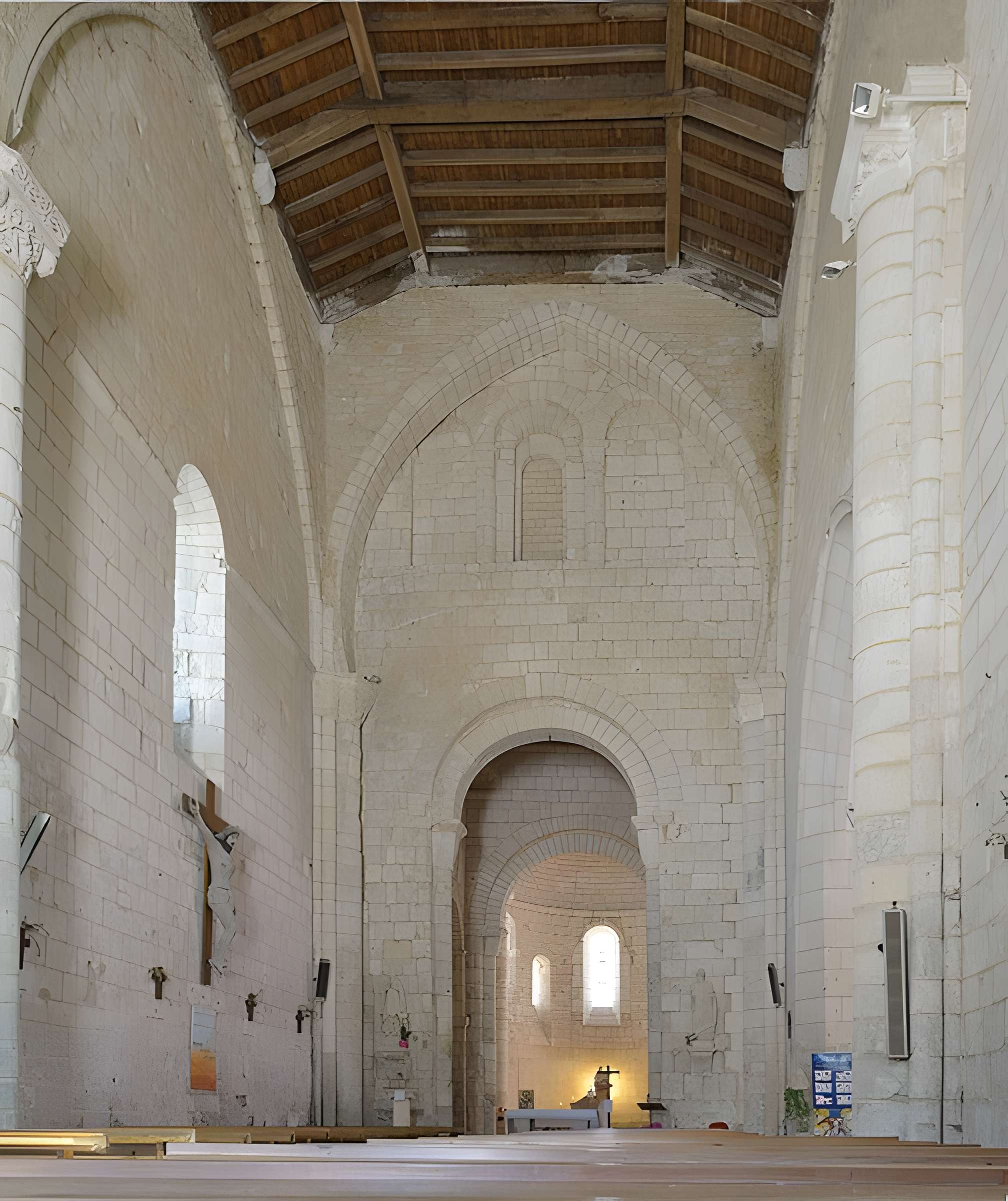 Église Saint-Pierre de Chaniers