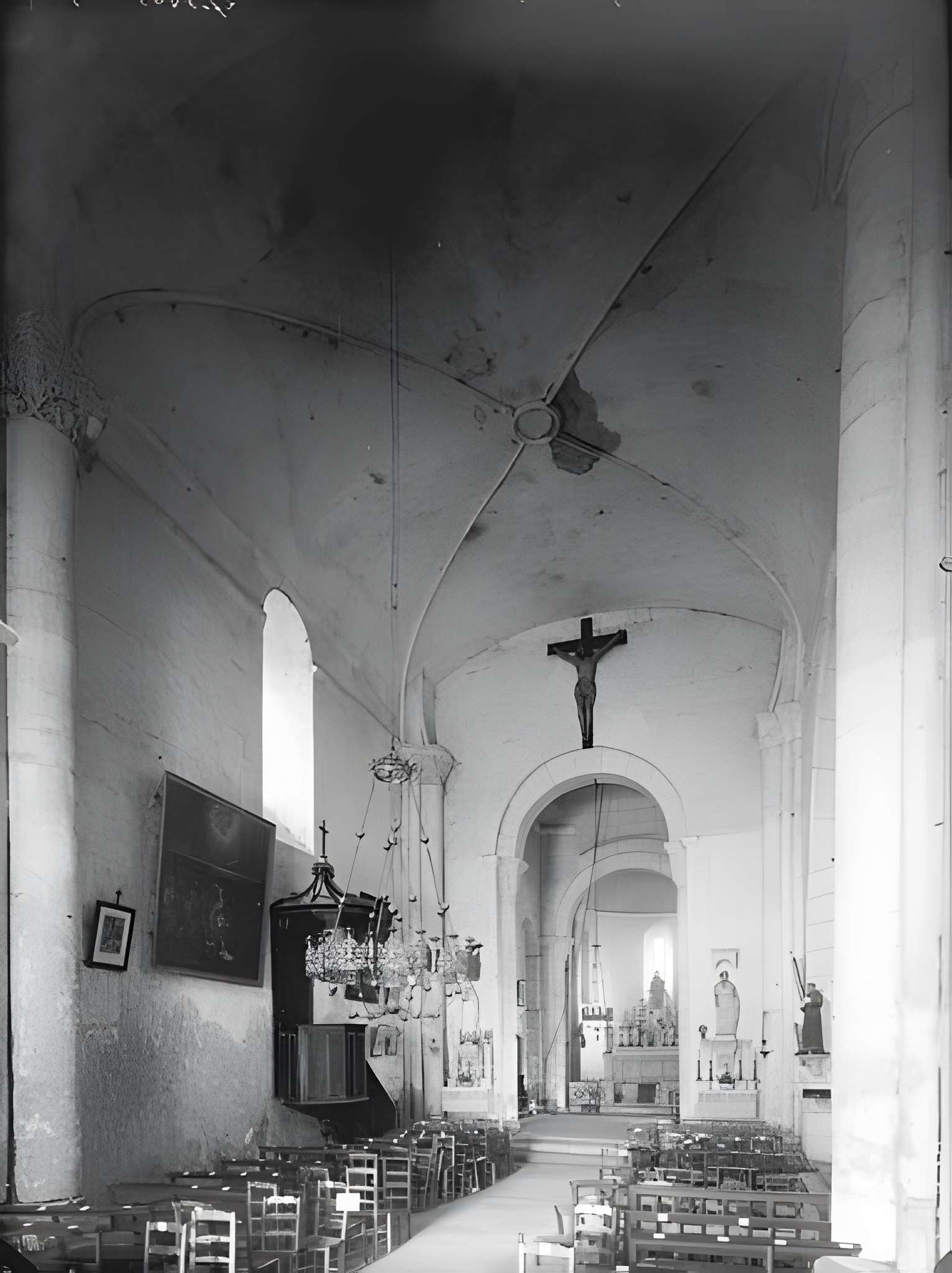 Église Saint-Pierre de Chaniers