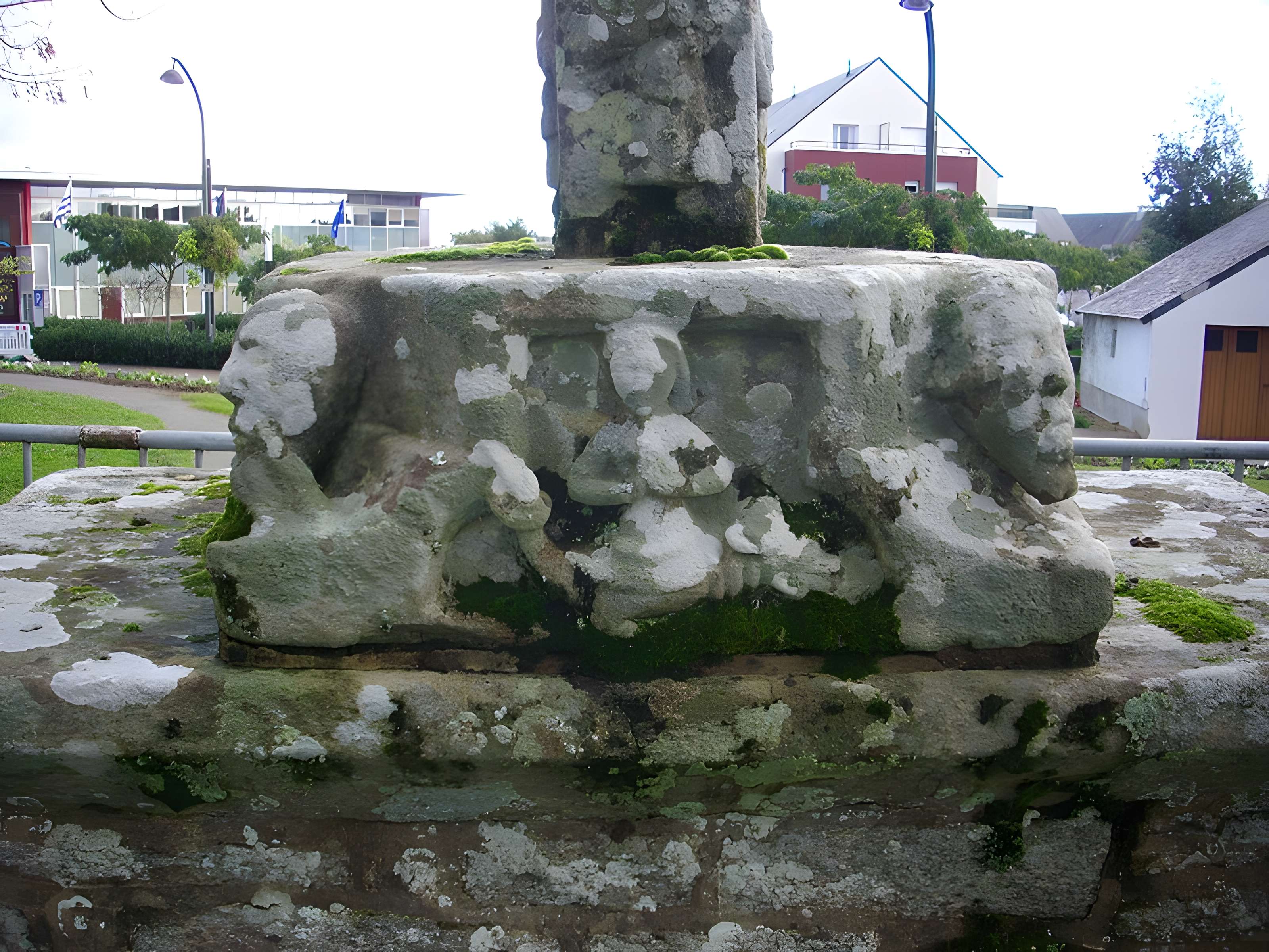 Cimetière entourant l'église